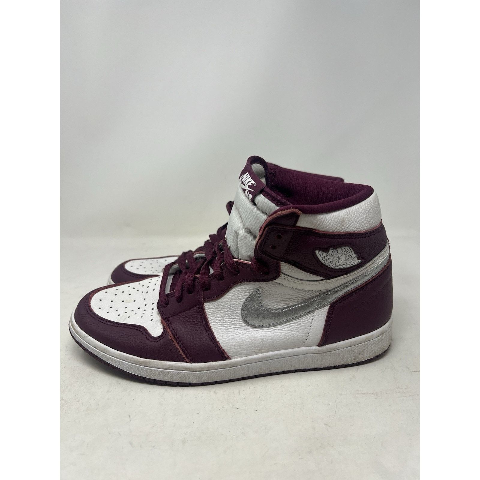 Nike Size 12 - Jordan 1 Retro High OG Bordeaux 555088-611 Size US 12 / EU 45 - 8 Thumbnail
