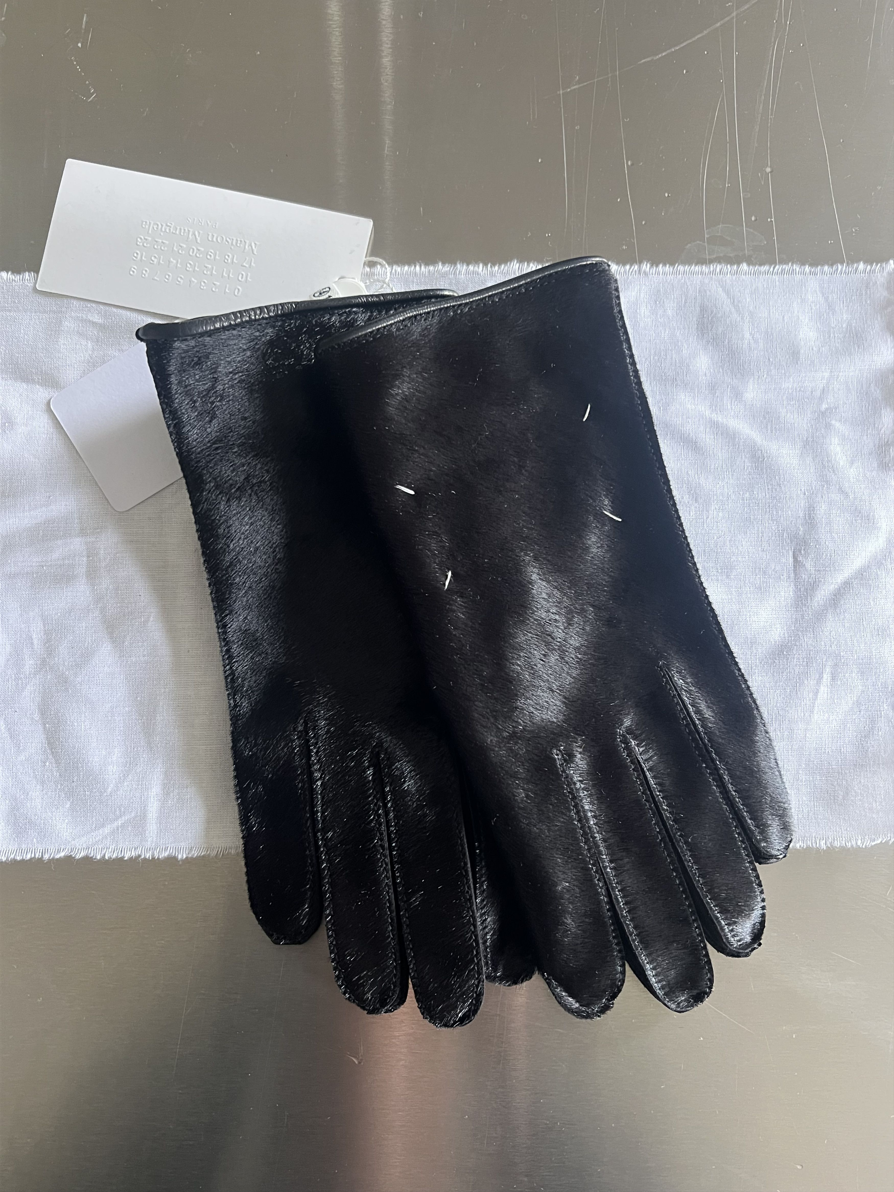 Maison Margiela Four stitch leather pony gloves Size 40 - 7 Thumbnail