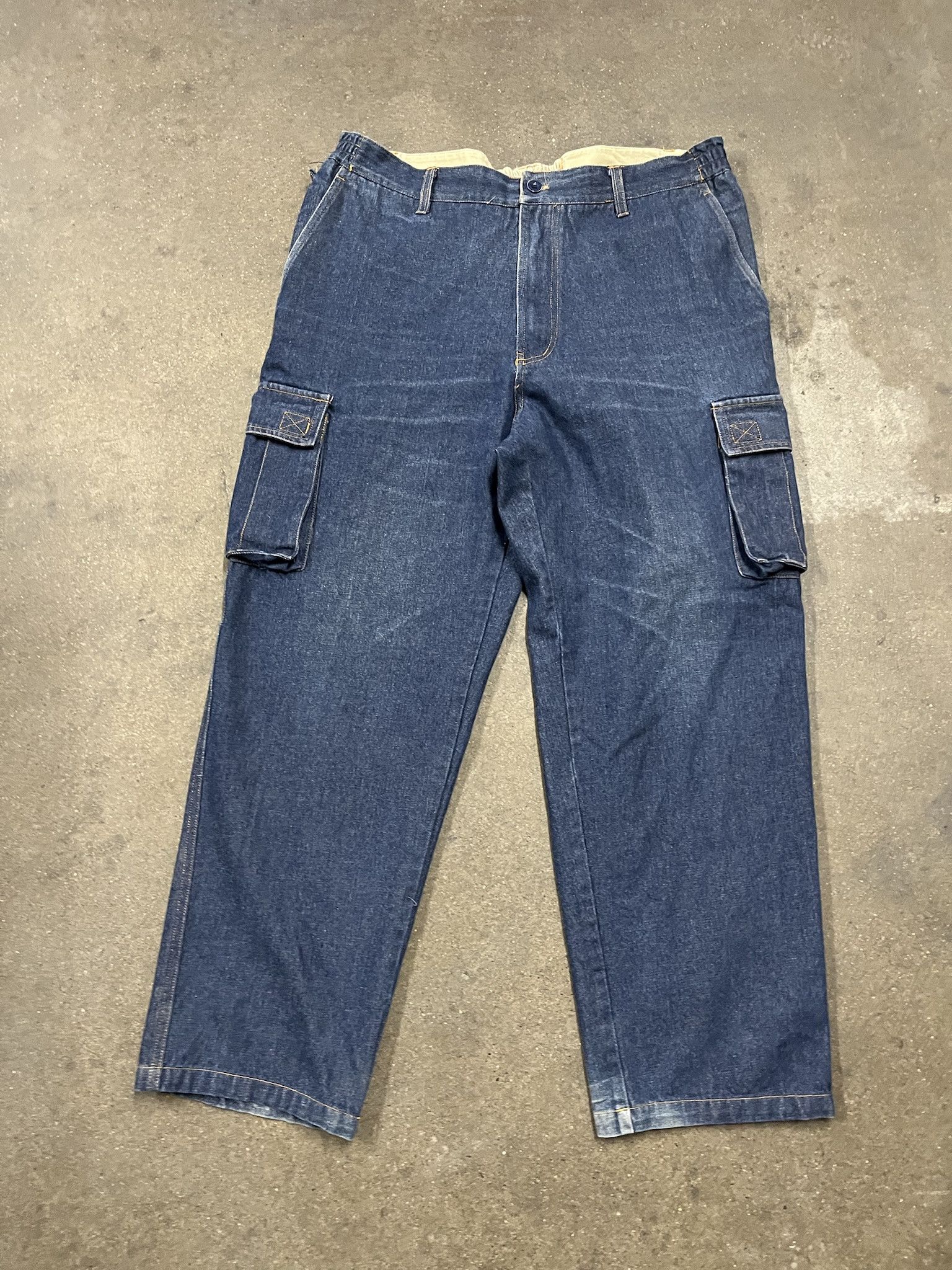 Vintage Vintage 1990s Dark Wash Denim Cargo Pants Size 38 Size US 38 / EU 54 - 1 Thumbnail