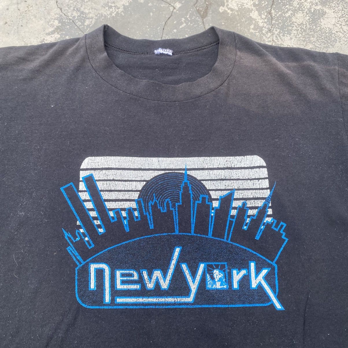 New York Yankees × Vintage 1980s Distressed New York Liberty tee Size US L / EU 52-54 / 3 - 2 Thumbnail