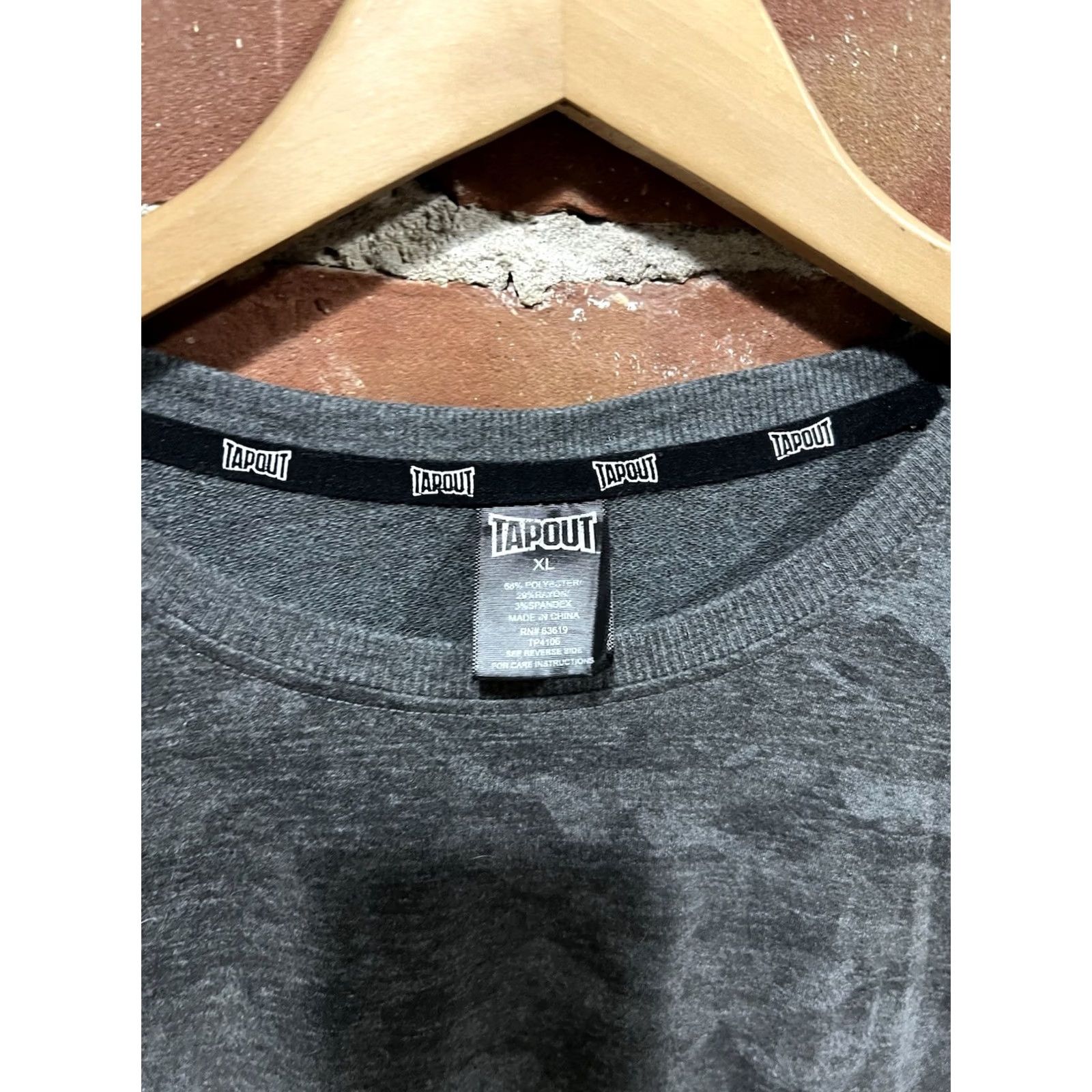 Tapout TAPOUT Women’s Gray Camo Shirt XL MMA Wrestling Size XL / US 12-14 / IT 48-50 - 2 Thumbnail