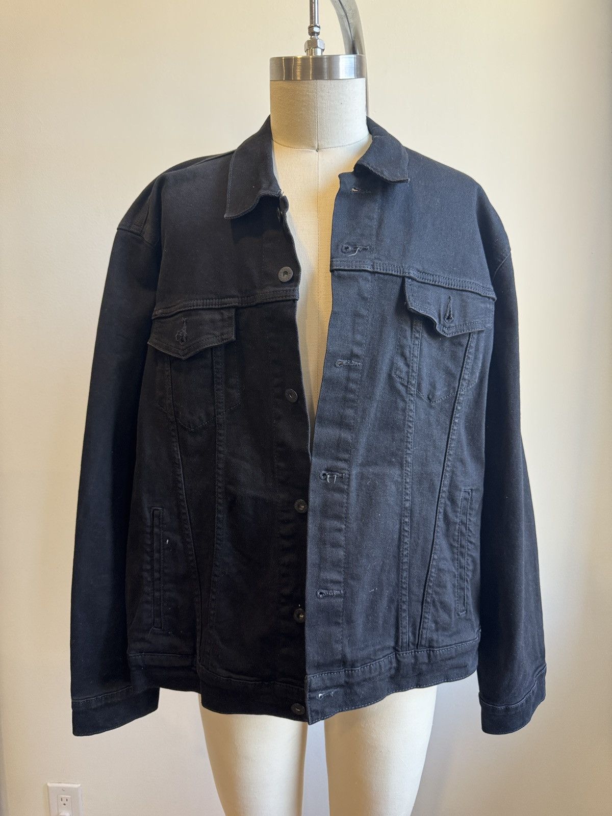 Levi's CLASSIC DENIM JACKET Size US XL / EU 56 / 4 - 1 Thumbnail