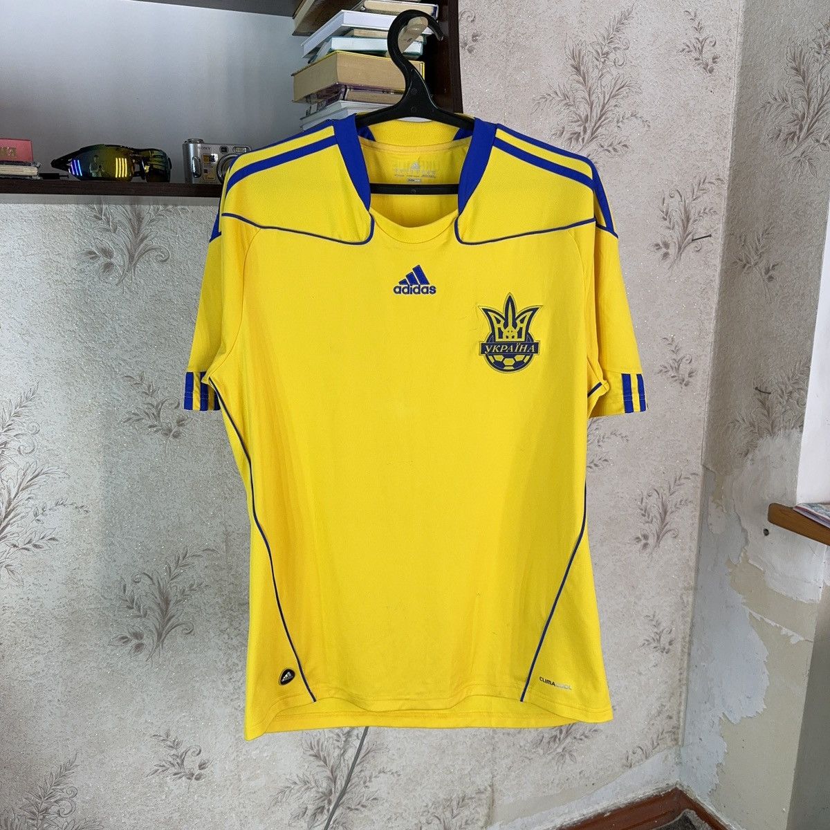 Adidas Adidas Ukraine Jersey 2011-12 Home Football Shirt Soccer L Size US L / EU 52-54 / 3 - 1 Thumbnail
