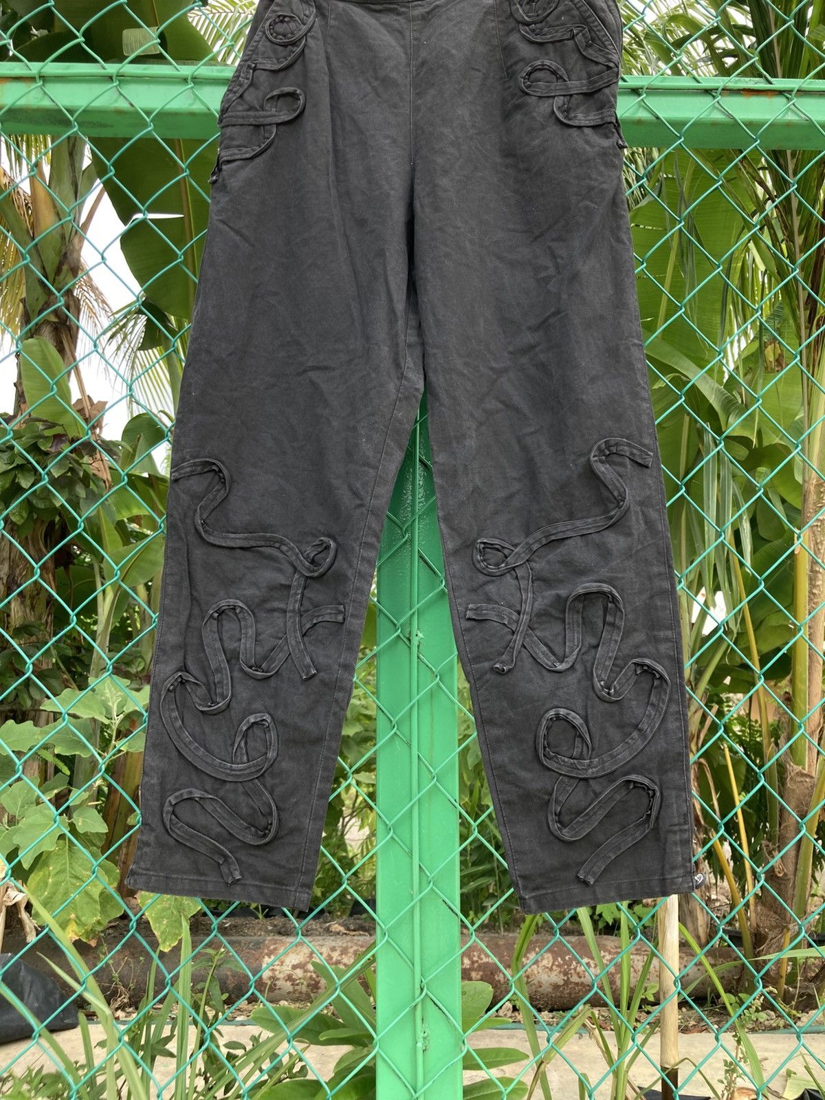 Issey Miyake 80's Issey Miyake Black Appliqué Avant-Garde Pants Size 25" / US 0 / IT 36 - 4 Thumbnail