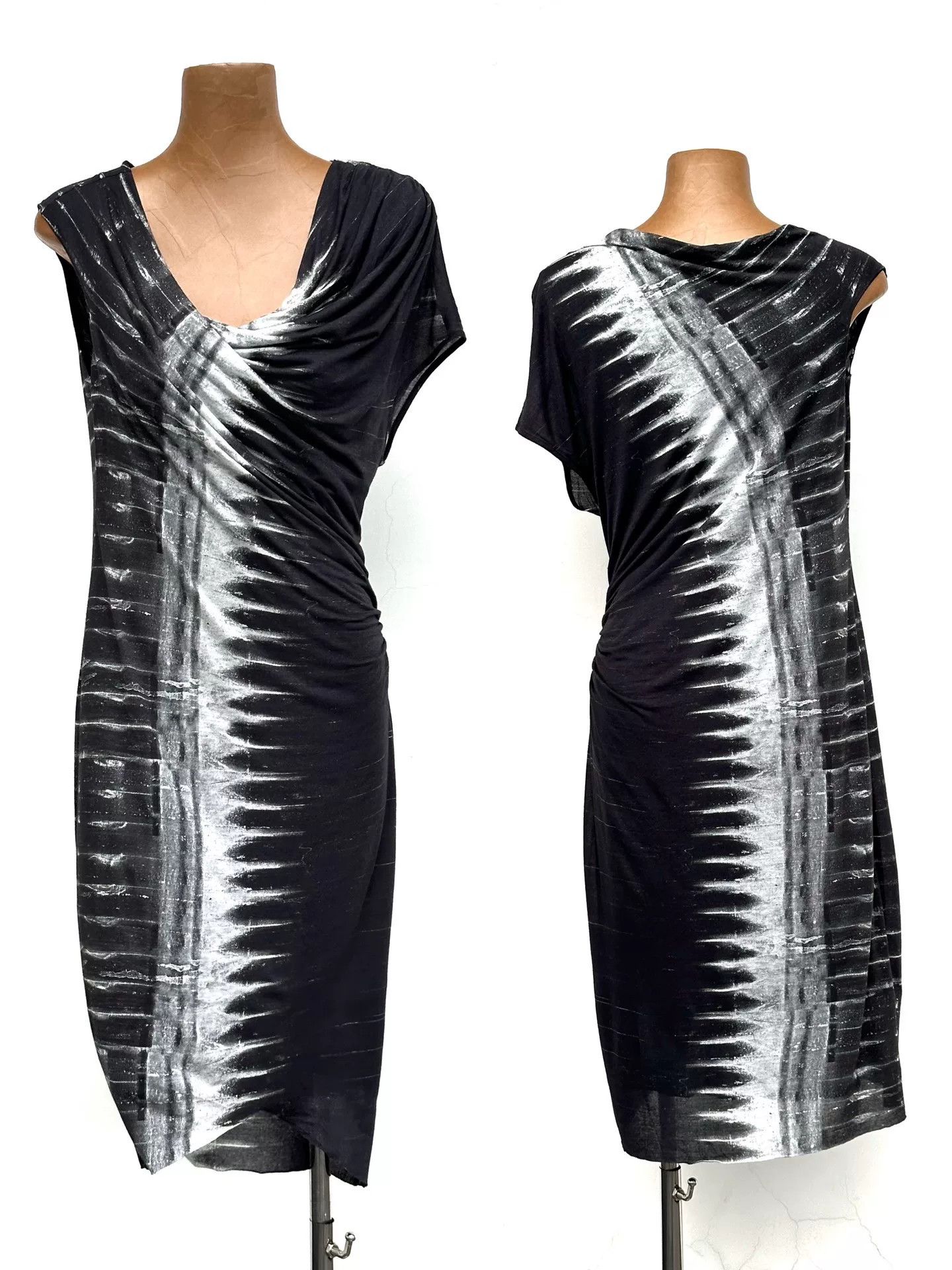 Helmut Lang Helmut Lang Vintage Gradient Print Dress Size M / US 6-8 / IT 42-44 - 1 Thumbnail