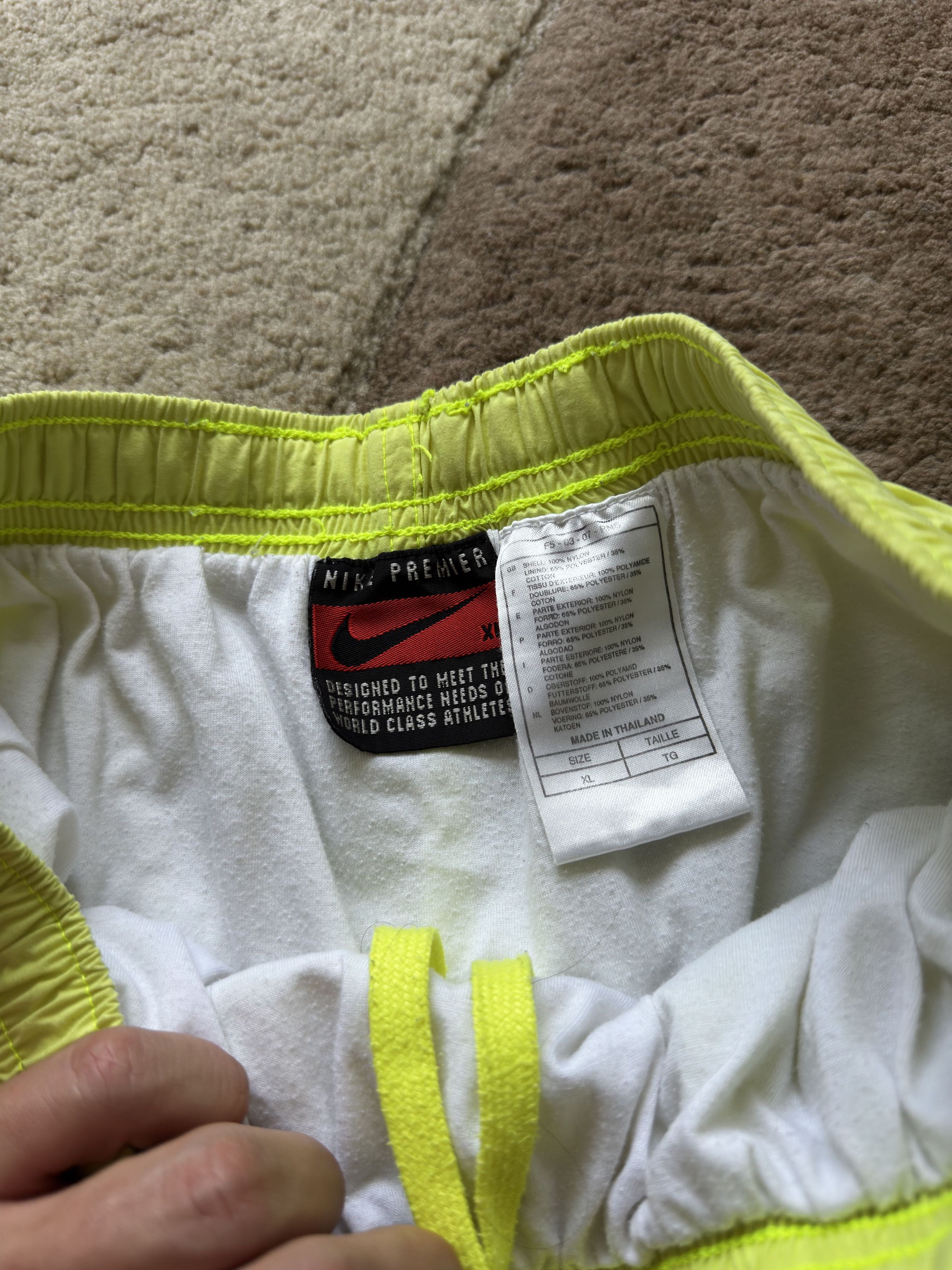 Nike Borussia Dortmund Germany Nike Vintage 95-96 Shorts Football Size US 26 / EU 42 - 4 Thumbnail