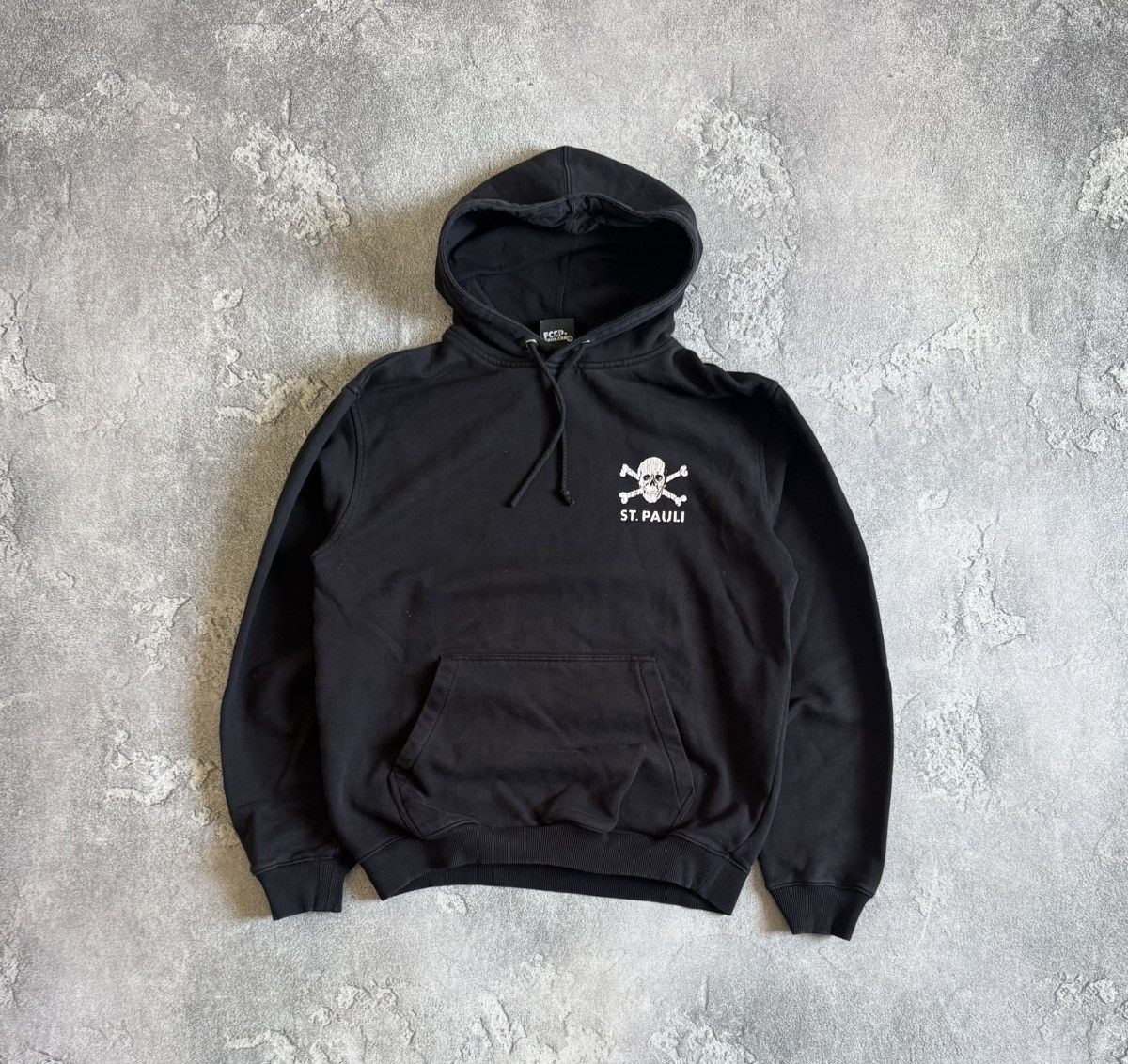 Vintage ST.PAULI RETRO hoodie big logo skeleton 💀 bones jumper Size US L / EU 52-54 / 3 - 11 Thumbnail