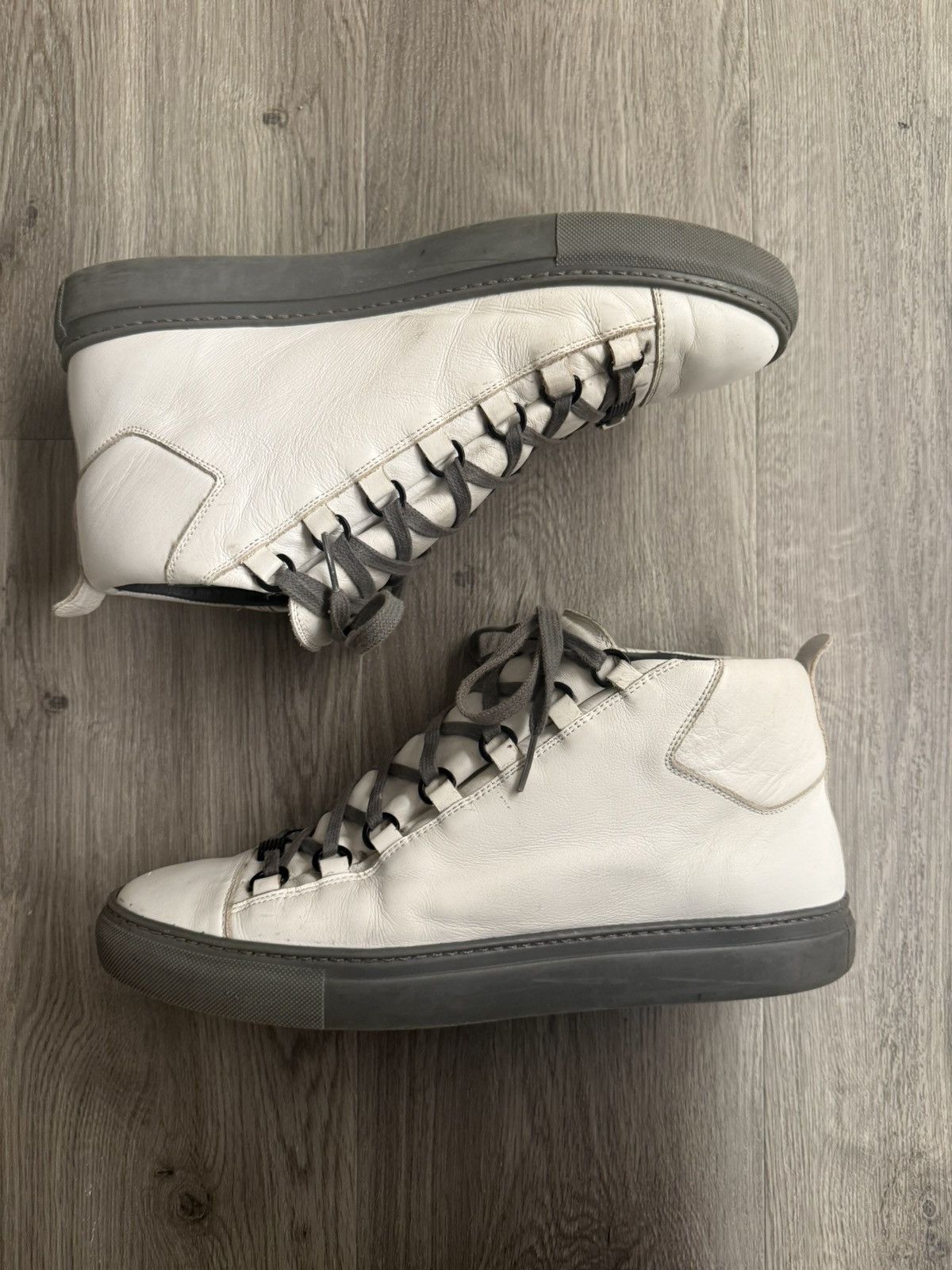 Balenciaga Balenciaga Arena Sneakers White/Grey US9 Size US 9 / EU 42 - 1 Thumbnail