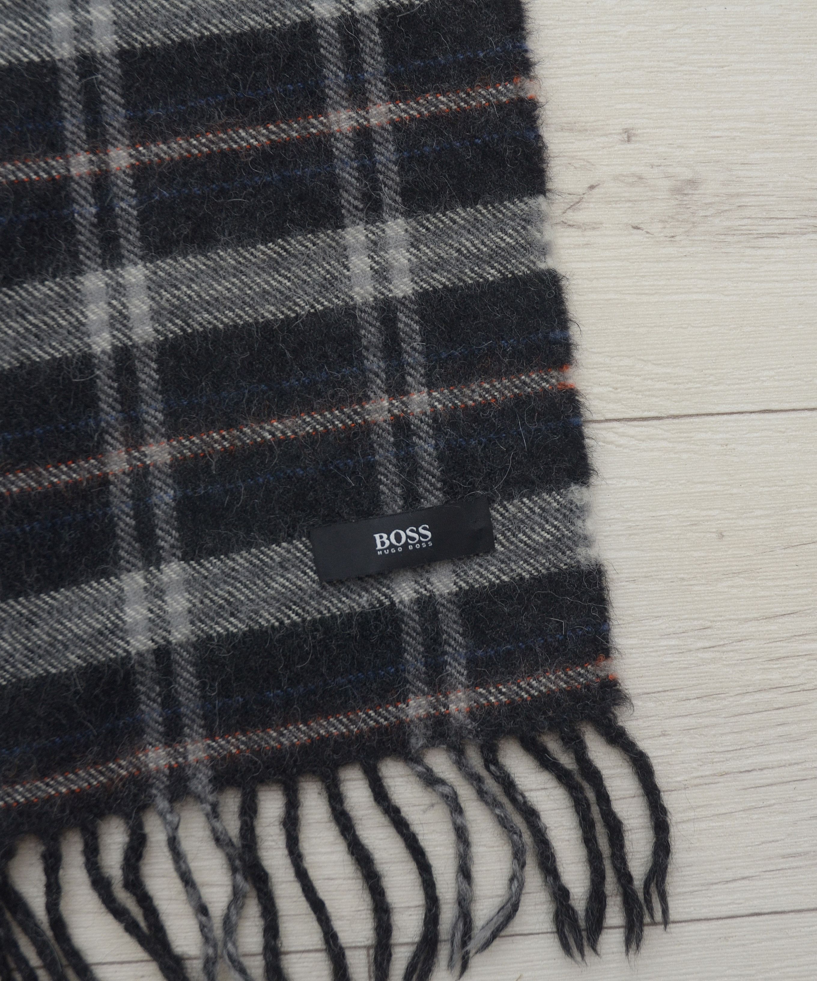 Hugo Boss Vintage Hugo Boss Scarf Muffler Wool Cashmere Size ONE SIZE - 5 Thumbnail