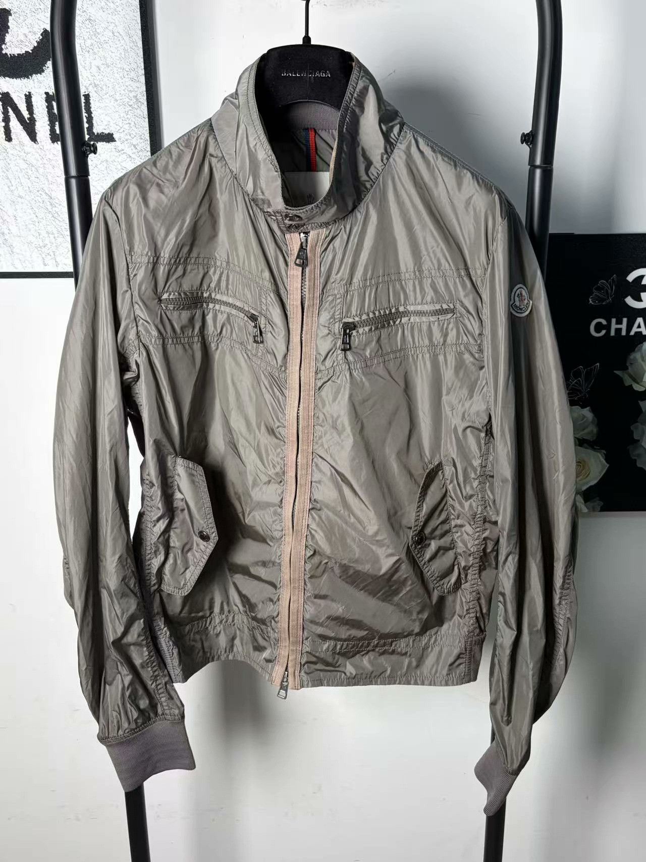 Moncler Moncler Retro White Light Jacket xl Men Size US XL / EU 56 / 4 - 1 Thumbnail