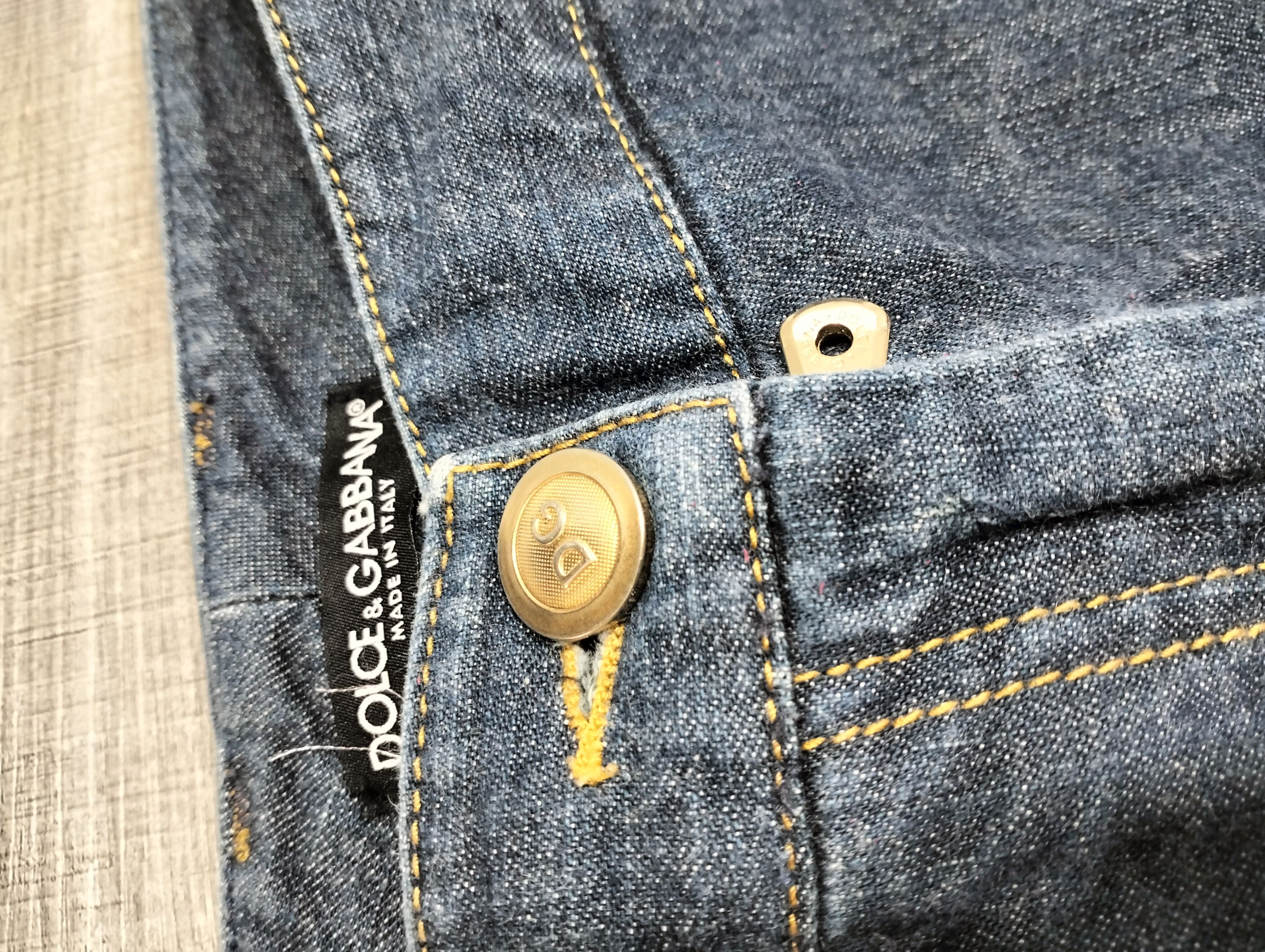 Designer DOLCE & GABBANA JEANS FOR WOMEN Size 30" / US 8 / IT 44 - 8 Thumbnail