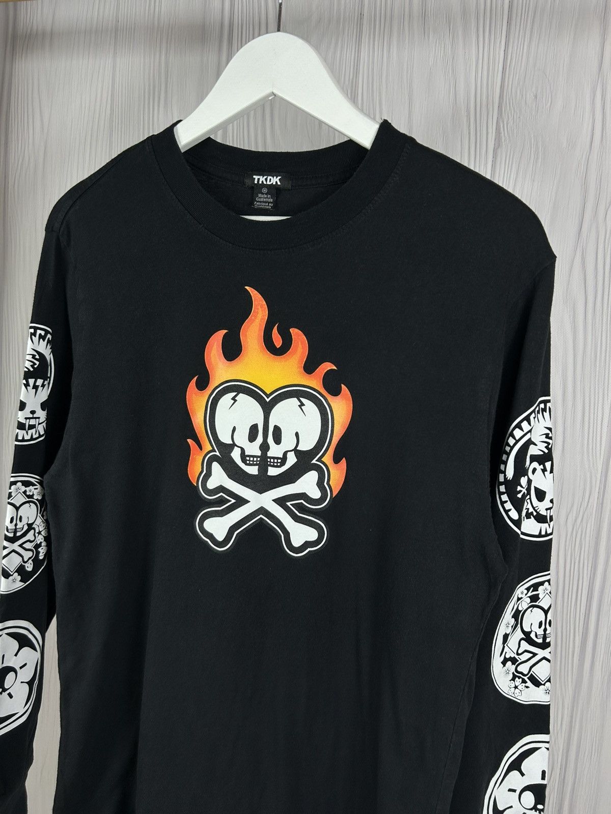tokidoki TKDK Tokidoki Skull & Bones Flame Graphic Longsleeve Size M Size US M / EU 48-50 / 2 - 4 Thumbnail