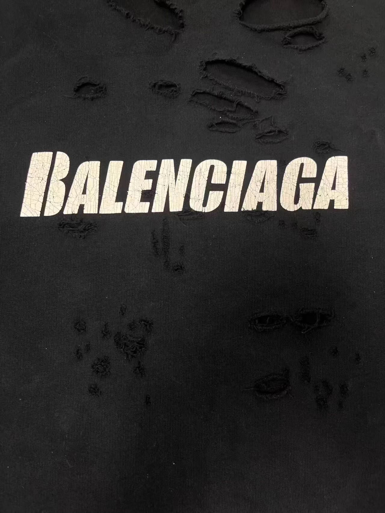 Balenciaga Balenciaga Caps Destroyed Cracked Hoodie Black M XXS Size US XXS / EU 40 - 3 Thumbnail
