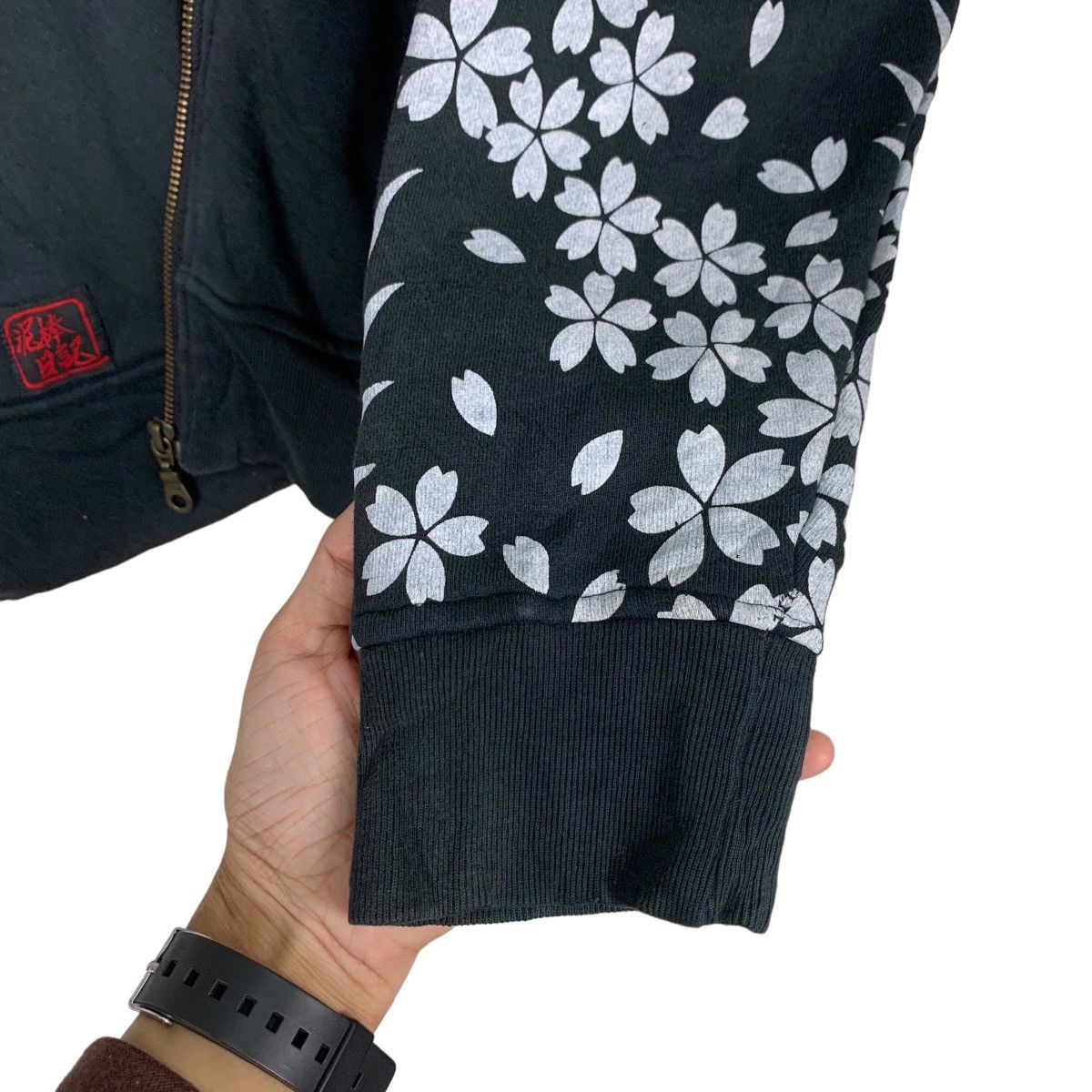 Japanese Brand Japanese Traditional Sakura on Sleeve Hoodies #0731-C33 Size US M / EU 48-50 / 2 - 13 Thumbnail