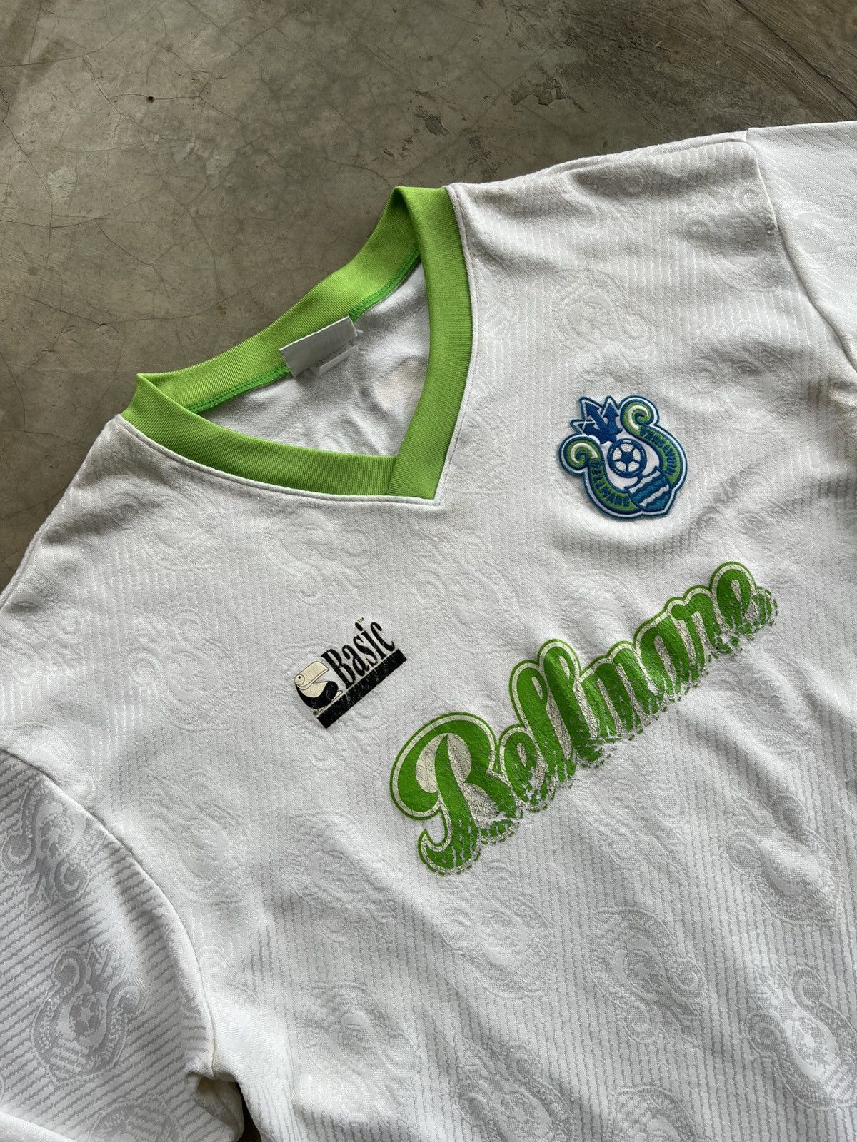 Japanese Brand 90’s Bellmare Hiratsuka Japan Vintage Jersey Size US L / EU 52-54 / 3 - 1 Thumbnail