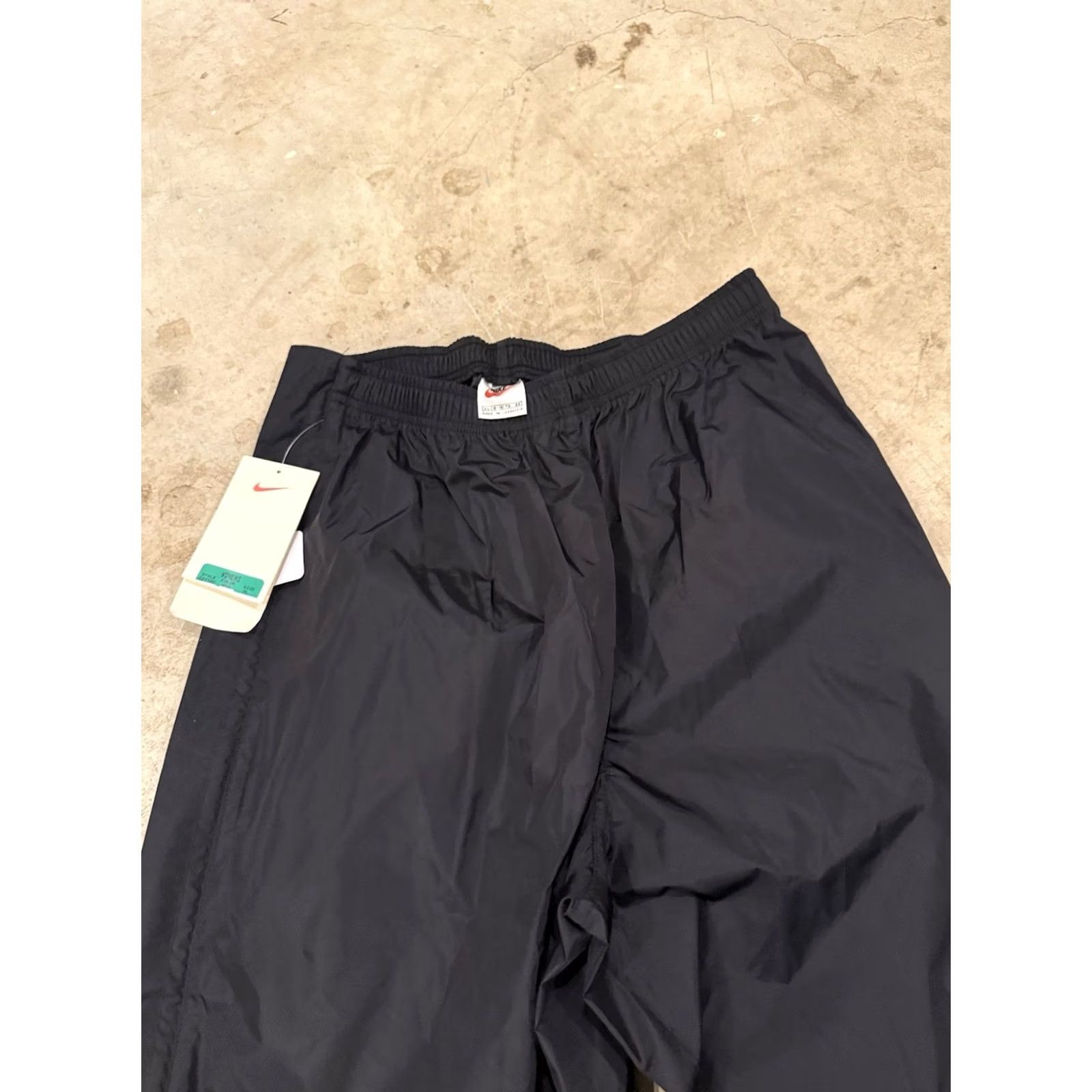 Nike VINTAGE Nike Track Pants Black Womens XL Full Zip 90s Rare Size 40" / US 18 - 5 Thumbnail