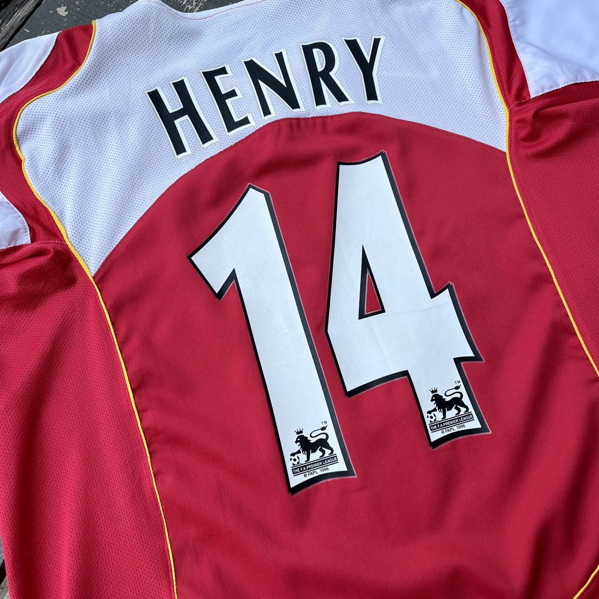 Nike Vintage Nike 04/05 Arsenal FC Home Kit “Thierry Henry #14” Size US L / EU 52-54 / 3 - 6 Thumbnail