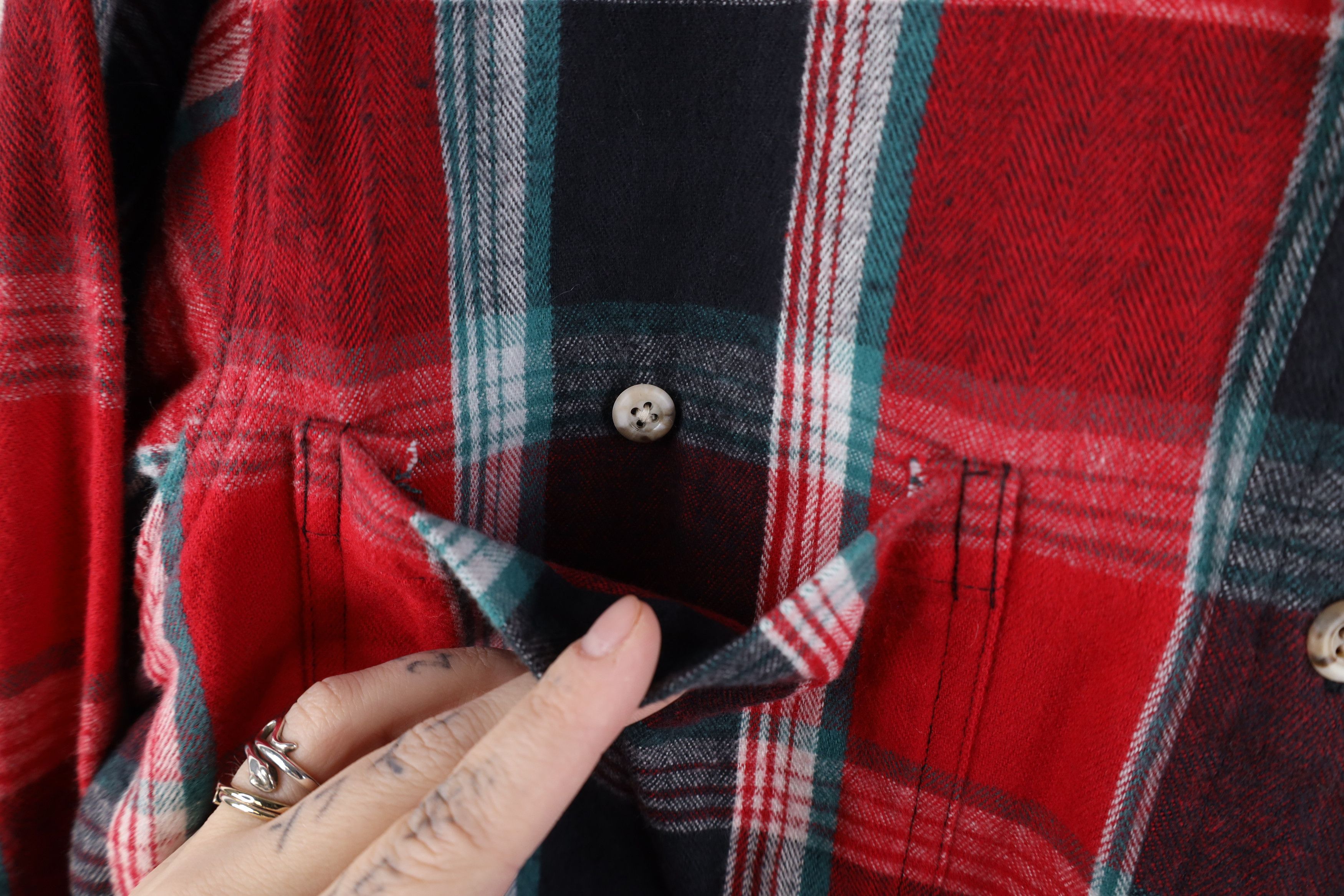 Vintage Vintage 90s Streetwear Heavyweight Button Shirt Plaid Size US S / EU 44-46 / 1 - 9 Thumbnail