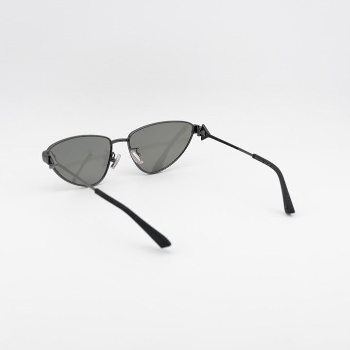 Bottega Veneta Bottega Veneta BV1186S 001 Sunglasses Ruthenium Cat Eye Fram Size ONE SIZE - 5 Thumbnail