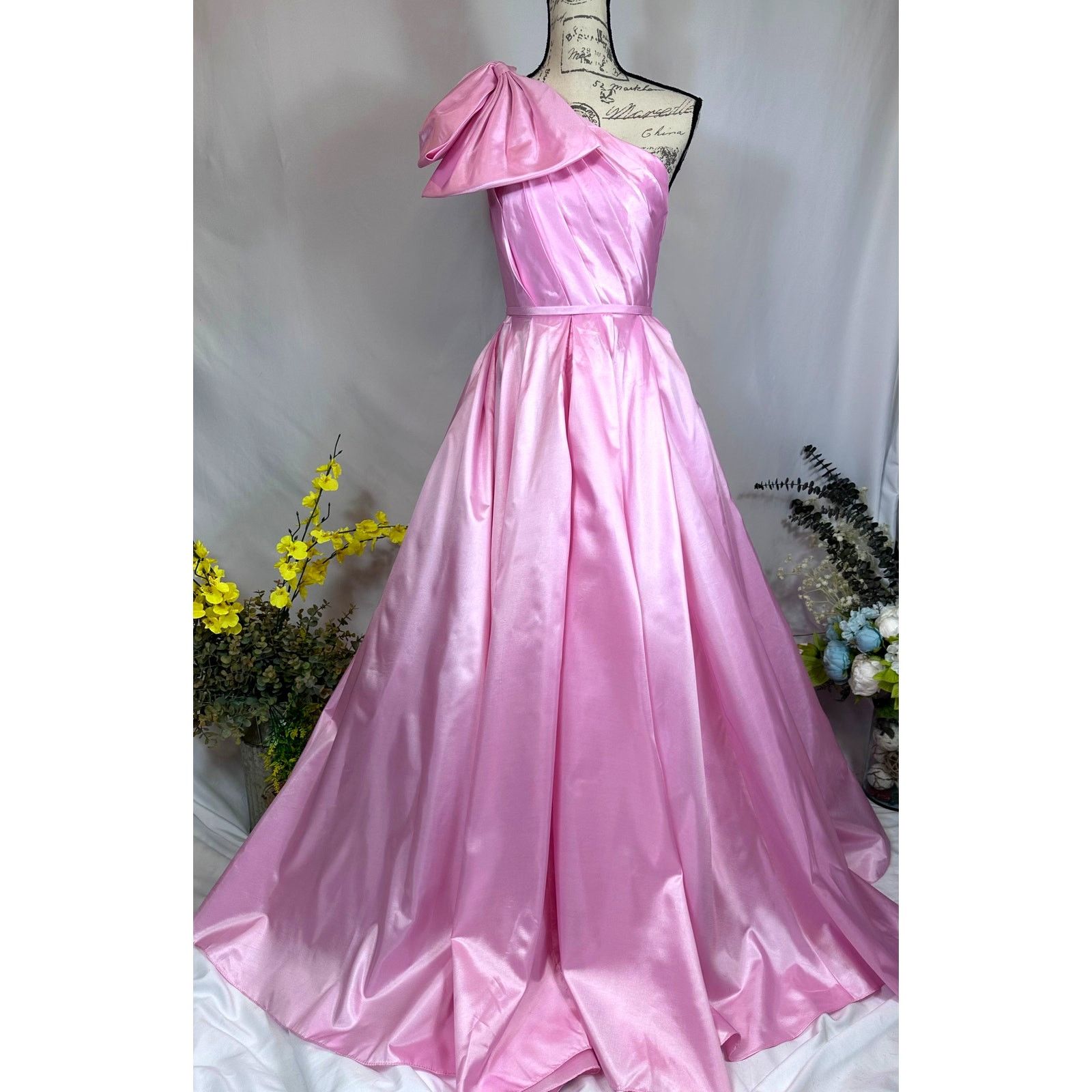 Other Mac Duggal One Shoulder Large Bow Pleated Gown Ice Pink 2 Size XS / US 0-2 / IT 36-38 - 2 Thumbnail