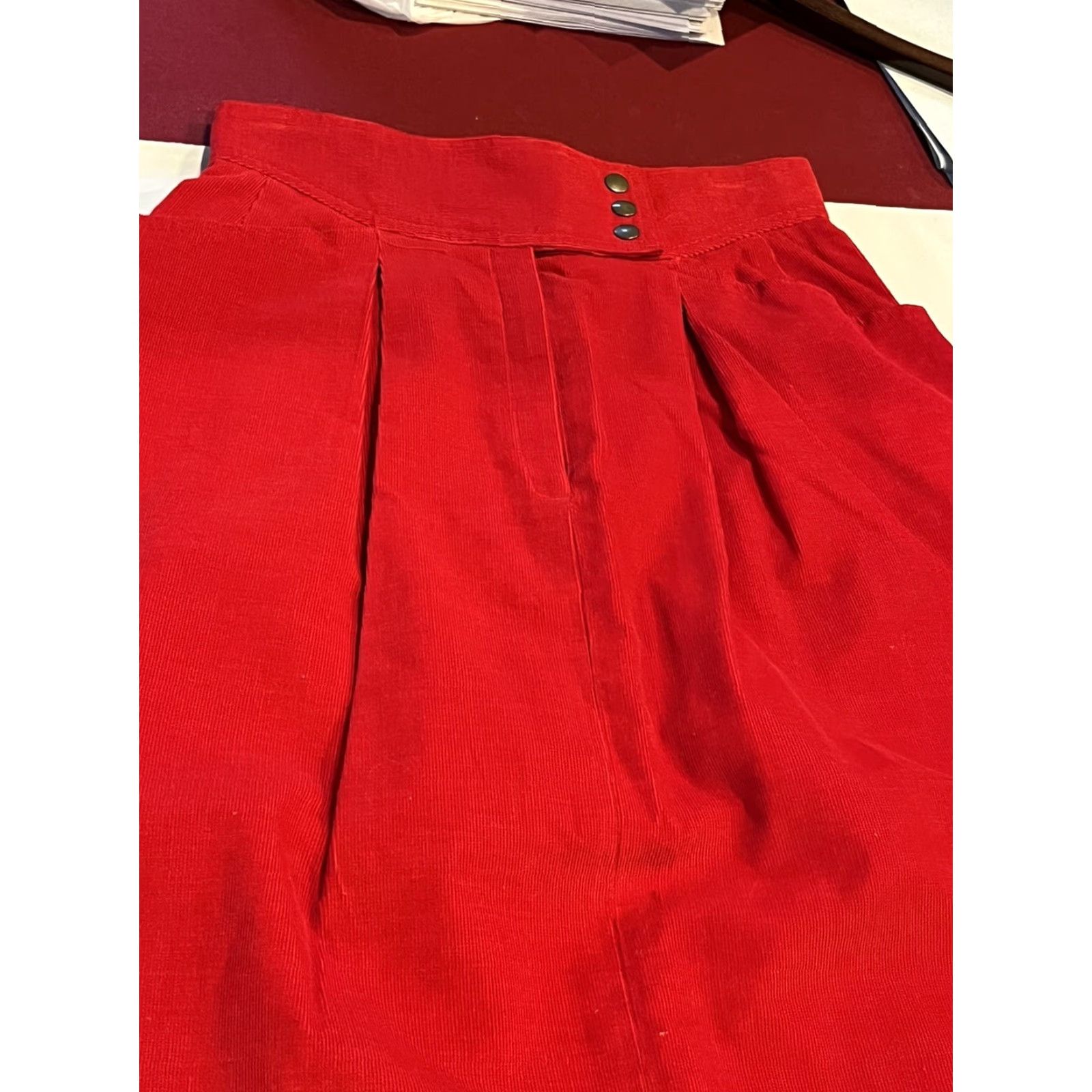 Vintage VINTAGE RED MIDI Pencil Skirt 7/8 High Waist Corduroy Pleats Pockets College Town Women's Skirt Size 28" / US 6 / IT 42 - 4 Thumbnail