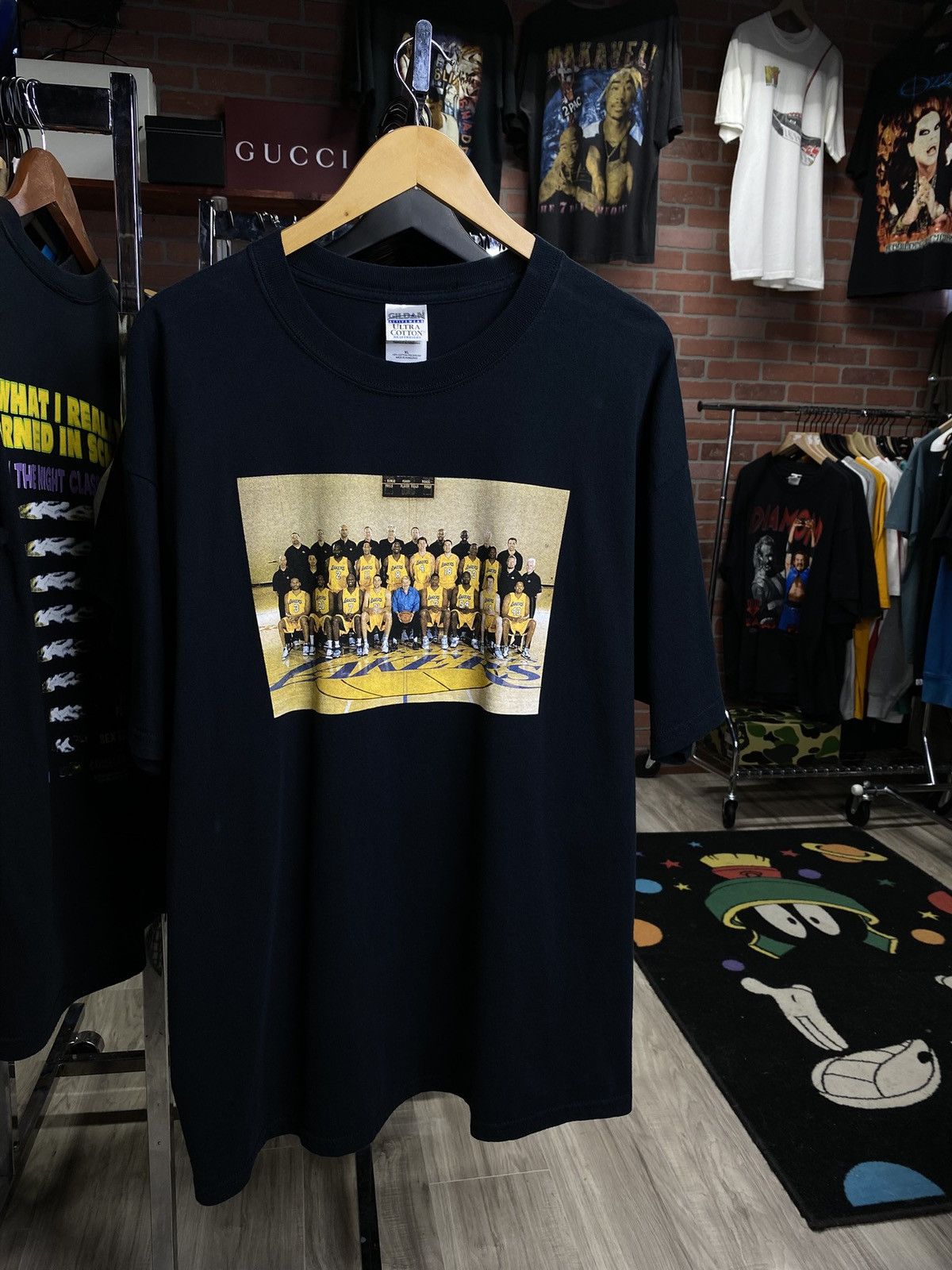 NBA Vintage 00’ Lakers Team Roster Kobe Tee Shirt Large Size US L / EU 52-54 / 3 - 6 Thumbnail