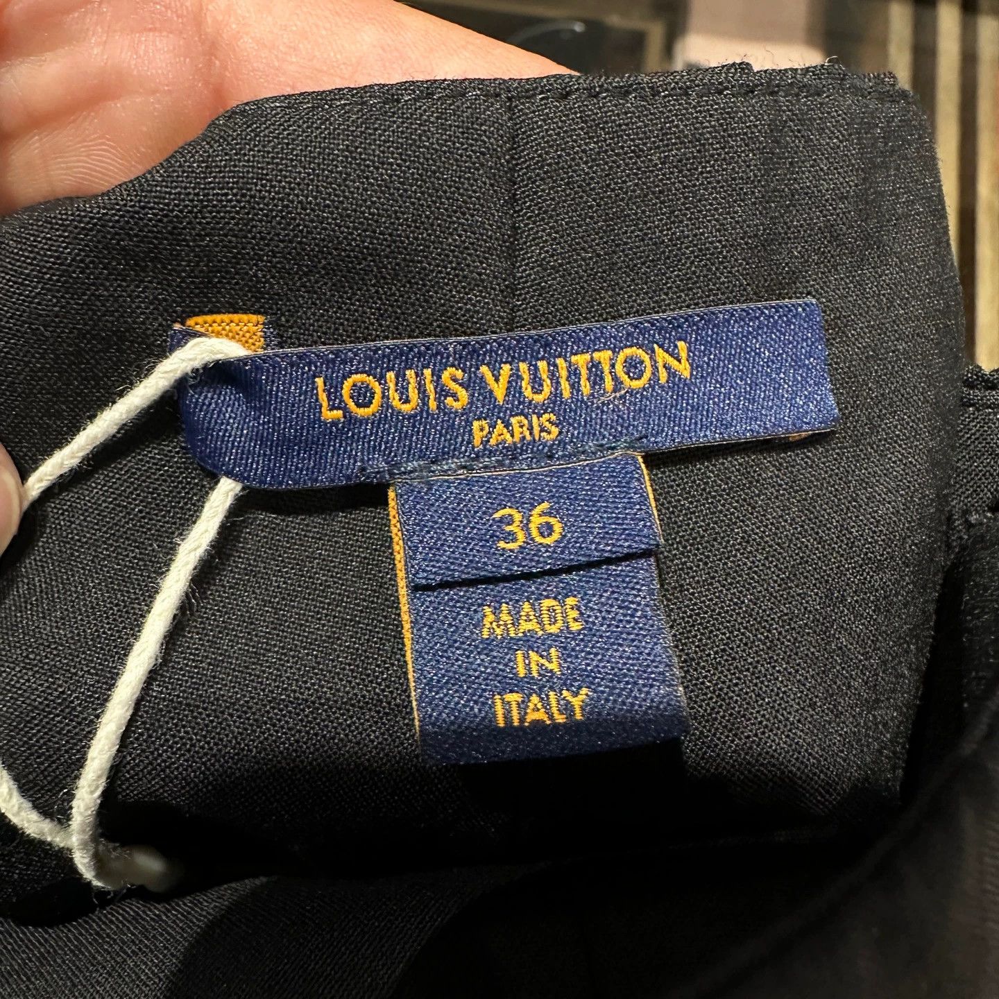 Louis Vuitton Louis Vuitton Monogram leather tag wool pants 36 Size 26" / US 2 / IT 38 - 3 Thumbnail