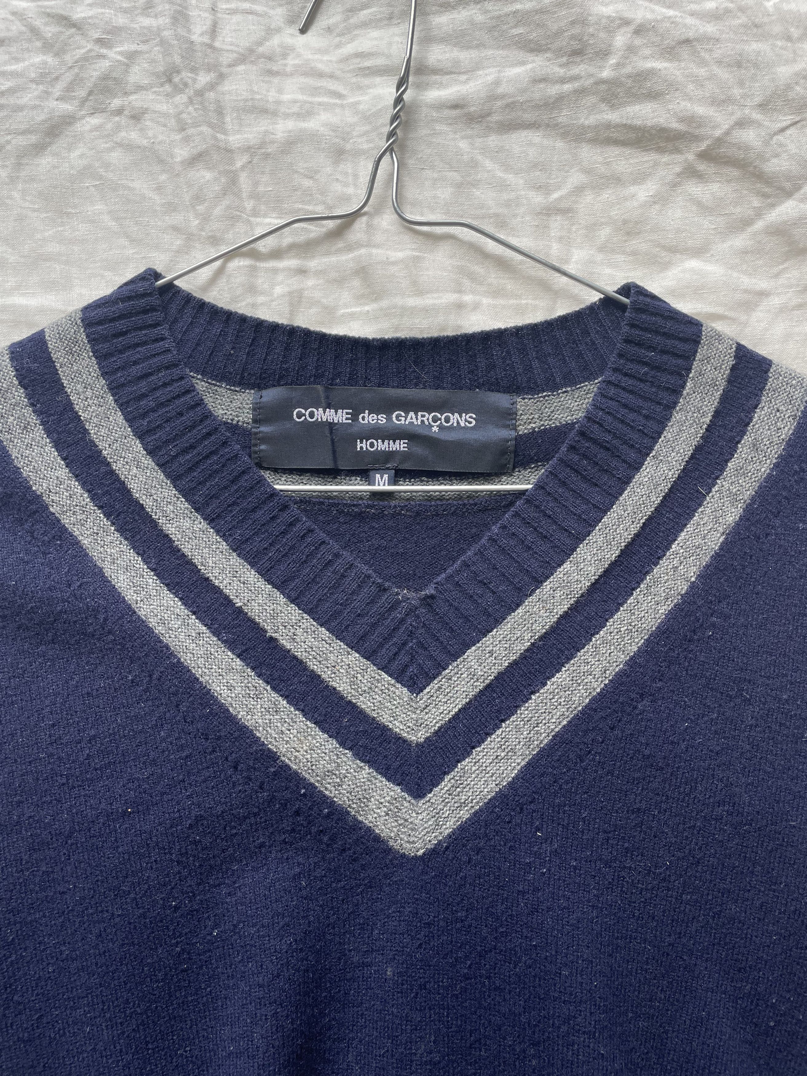 Comme des Garcons Comme des Garçons AD2013 Wool V-Neck Knit Size US M / EU 48-50 / 2 - 2 Thumbnail