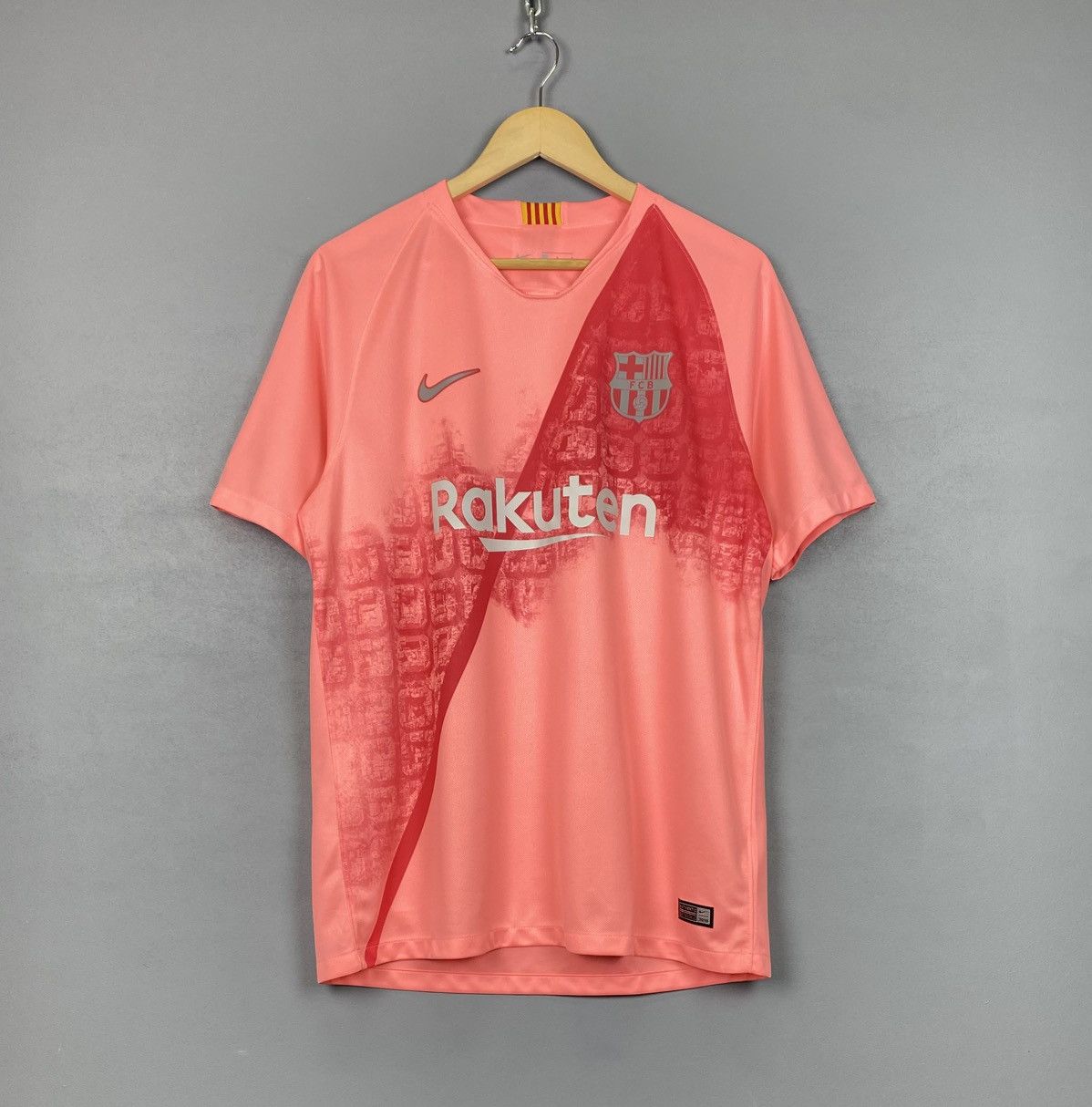 Nike Barcelona 2018 Soccer Football Jersey Shirt Size L Pink