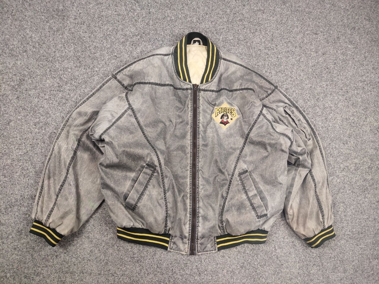 MLB Vintage 90's Pittsburgh Pirates Embroidered bomber Jacket Size US L / EU 52-54 / 3 - 8 Thumbnail