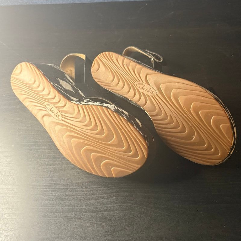Clarks Clarks Collection Soft Cushion Wedge Slingback Sandals Sz 7W Size US 7 / IT 37 - 8 Thumbnail