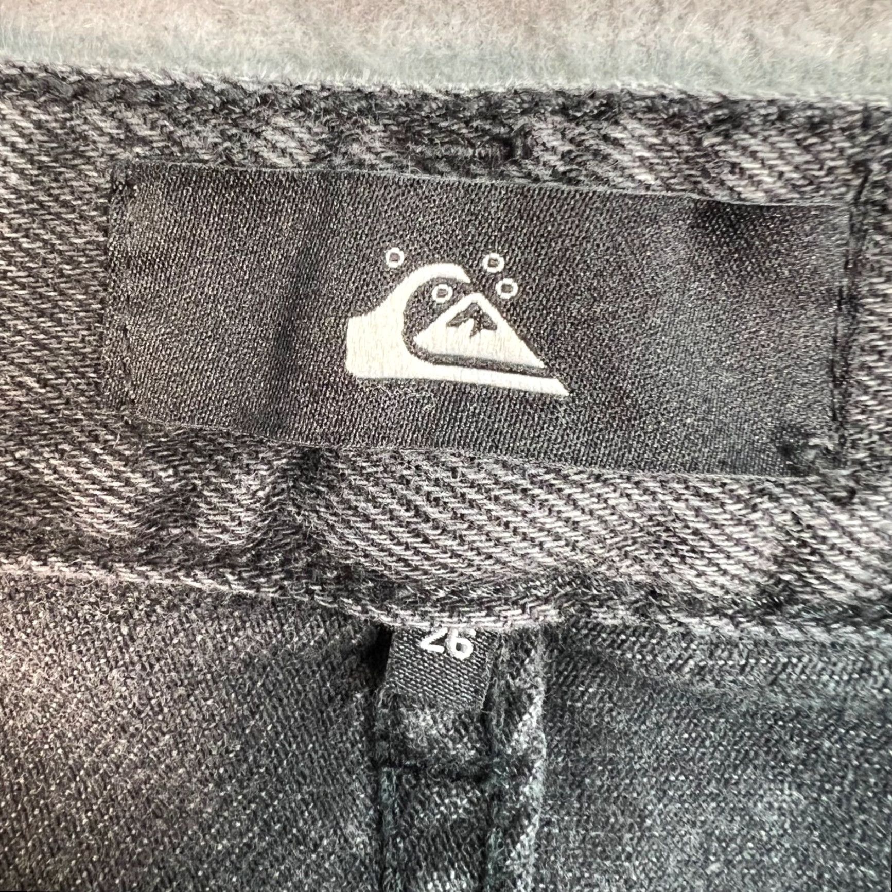 Quiksilver VINTAGE Quiksilver Womens 26 Black Denim Cut-Off Shorts 100% Cotton Size 26" / US 2 / IT 38 - 3 Thumbnail
