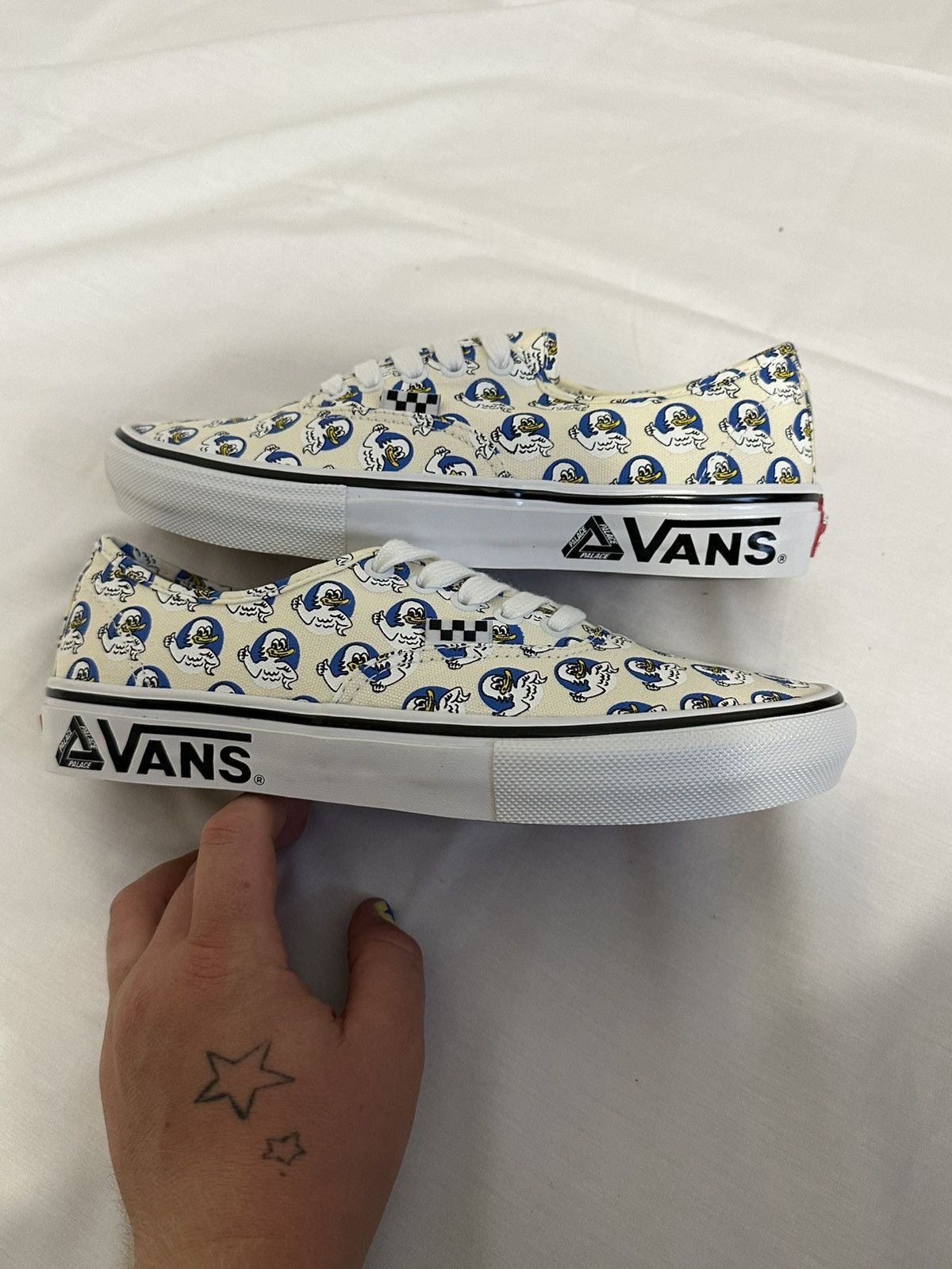 Palace Vans x Palace Authentic Size US 8 / EU 41 - 2 Thumbnail