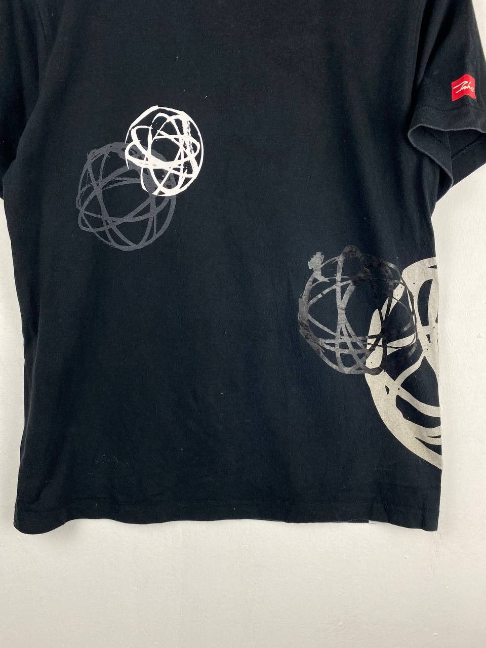 Futura uniqlo x futura japanese brands tee nice design Size US L / EU 52-54 / 3 - 4 Thumbnail