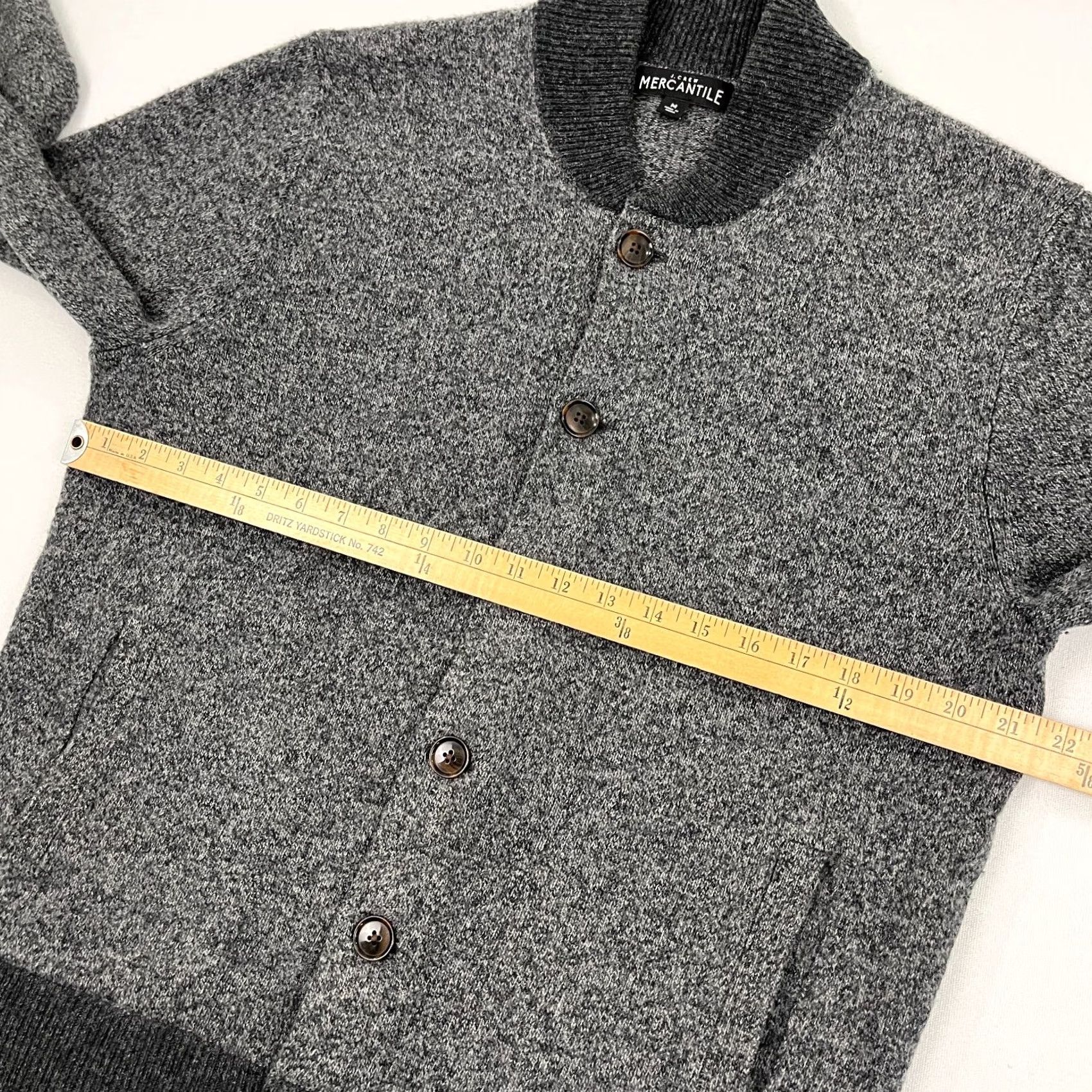 J.Crew J.CREW Mercantile Lambswool Bomber Cardigan Mens M Gray Knit Academia Sweater Cardigan Mens Regular Knit Wool Solid Gray Fall Winter 90s Theme Size US M / EU 48-50 / 2 - 5 Thumbnail