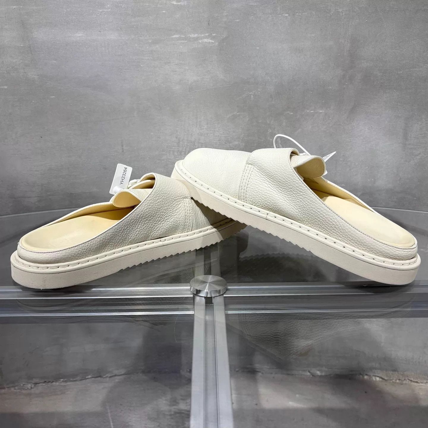 Louis Vuitton LV Easy white mule UK8 Size US 10.5 / IT 40.5 - 5 Thumbnail