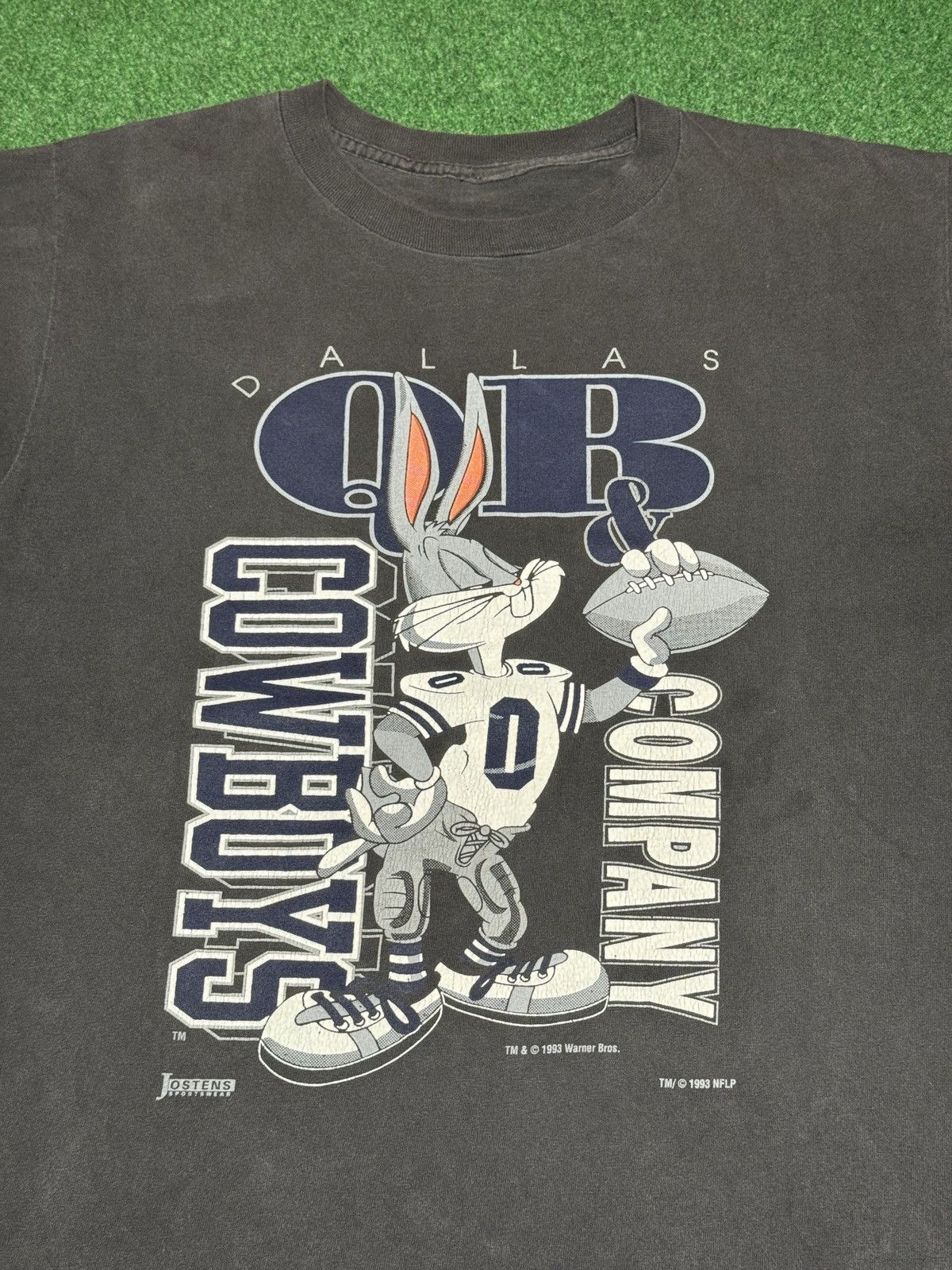 Vintage 90s Dallas Cowboys Bugs Bunny Troy Aikman Cartoon T Shirt Size US L / EU 52-54 / 3 - 2 Thumbnail