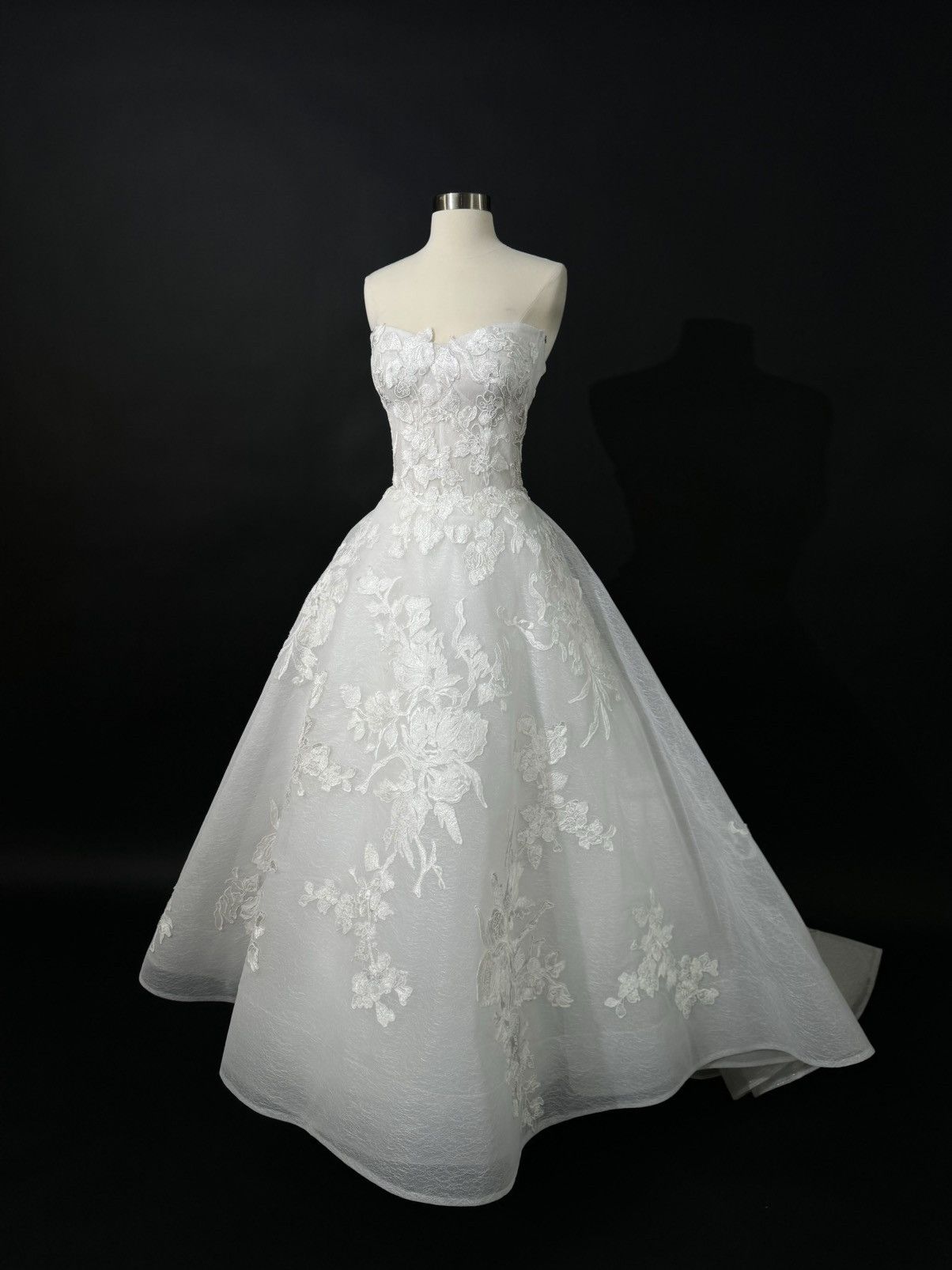 Other US 8 Anna Augusta Embroidery lace Custom Bridal Gown Size M / US 6-8 / IT 42-44 - 2 Thumbnail