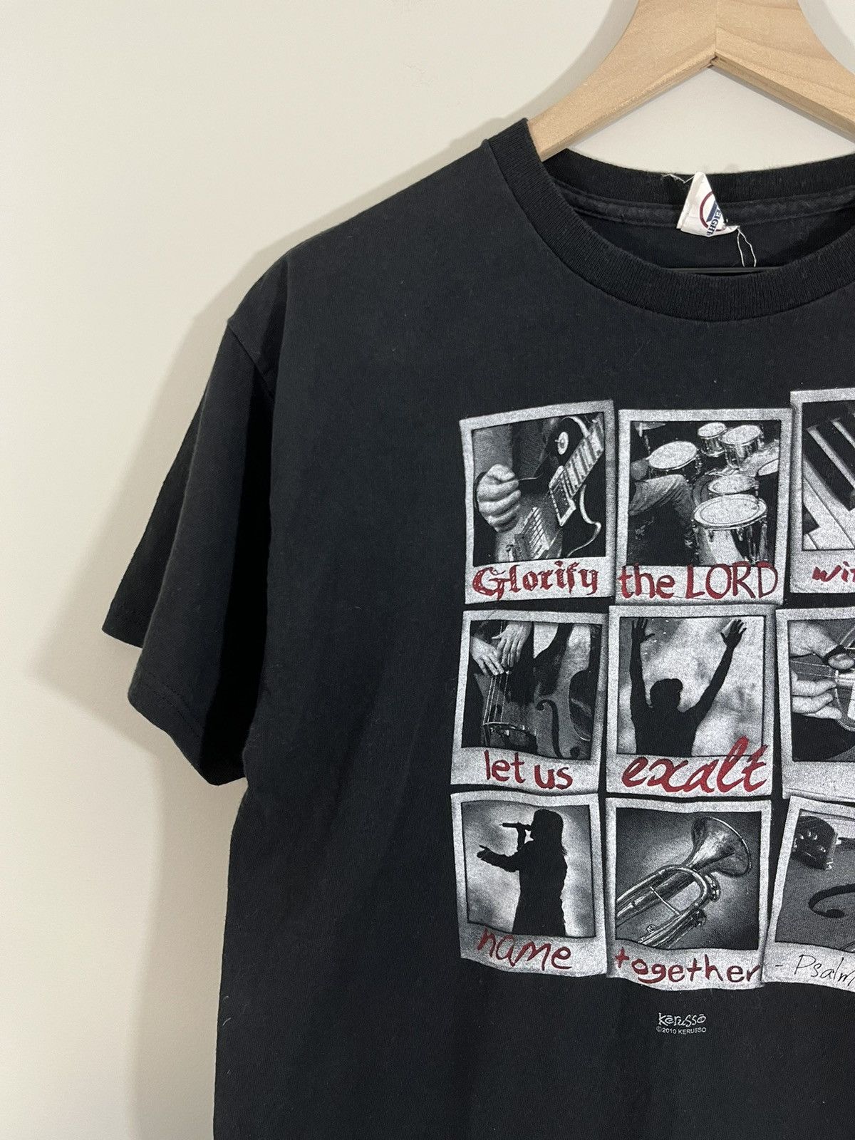 Vintage Faded Bible Quote Polaroid Graphic Distressed Tee Size US M / EU 48-50 / 2 - 5 Thumbnail