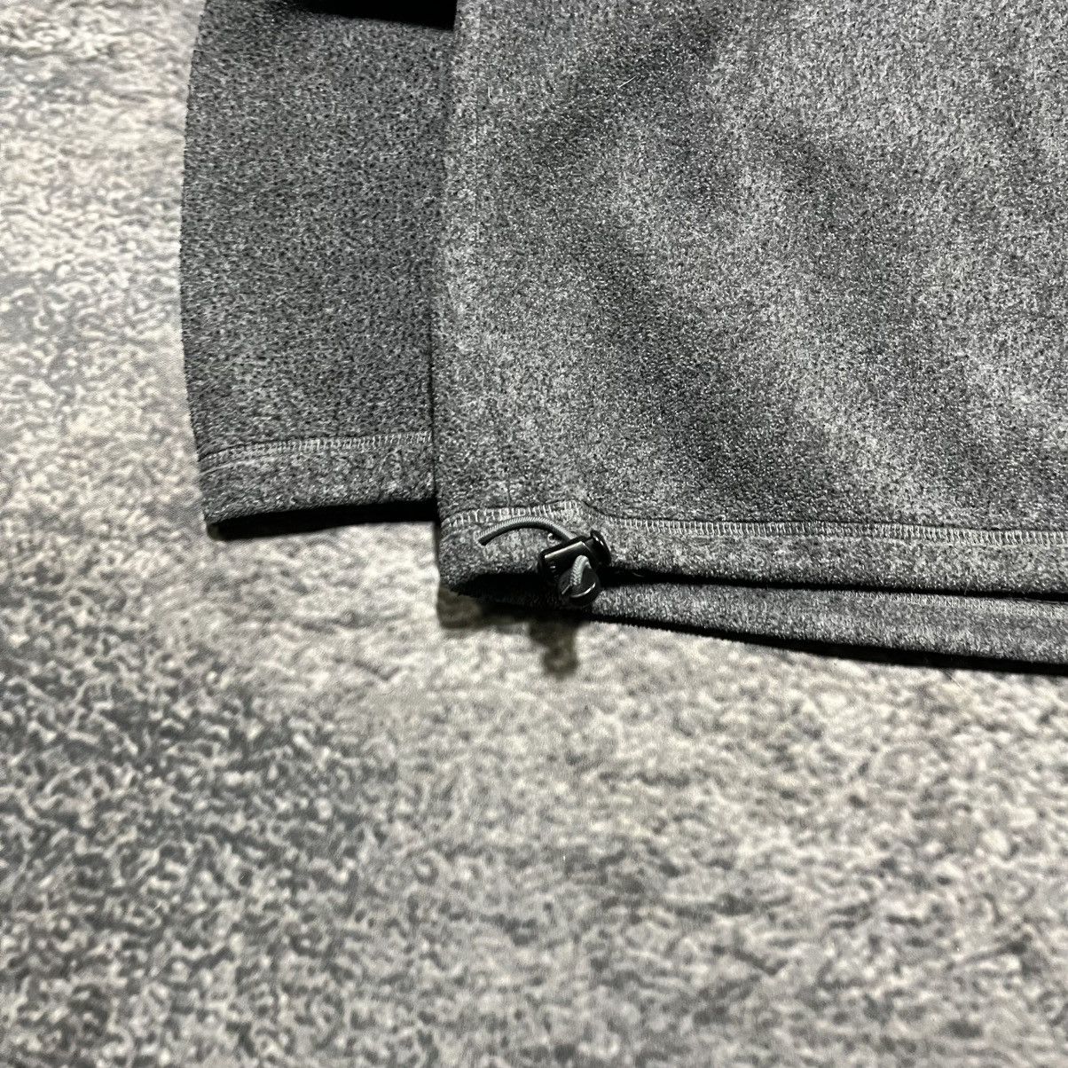 Tommy Hilfiger Vintage Tommy Hilfiger Skater Gray 1/4 Zip Fleece Sweater Size US XL / EU 56 / 4 - 4 Thumbnail