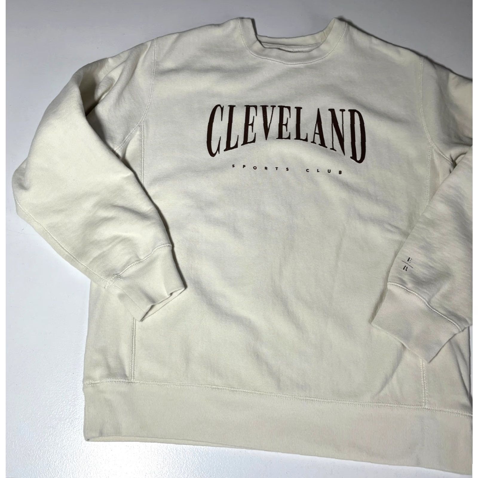 Vintage Emily Roggenburk Women's Sweatshirt Crewneck Pullover Off-White M Cleveland Sports Club City Size M Size M / US 6-8 / IT 42-44 - 5 Thumbnail