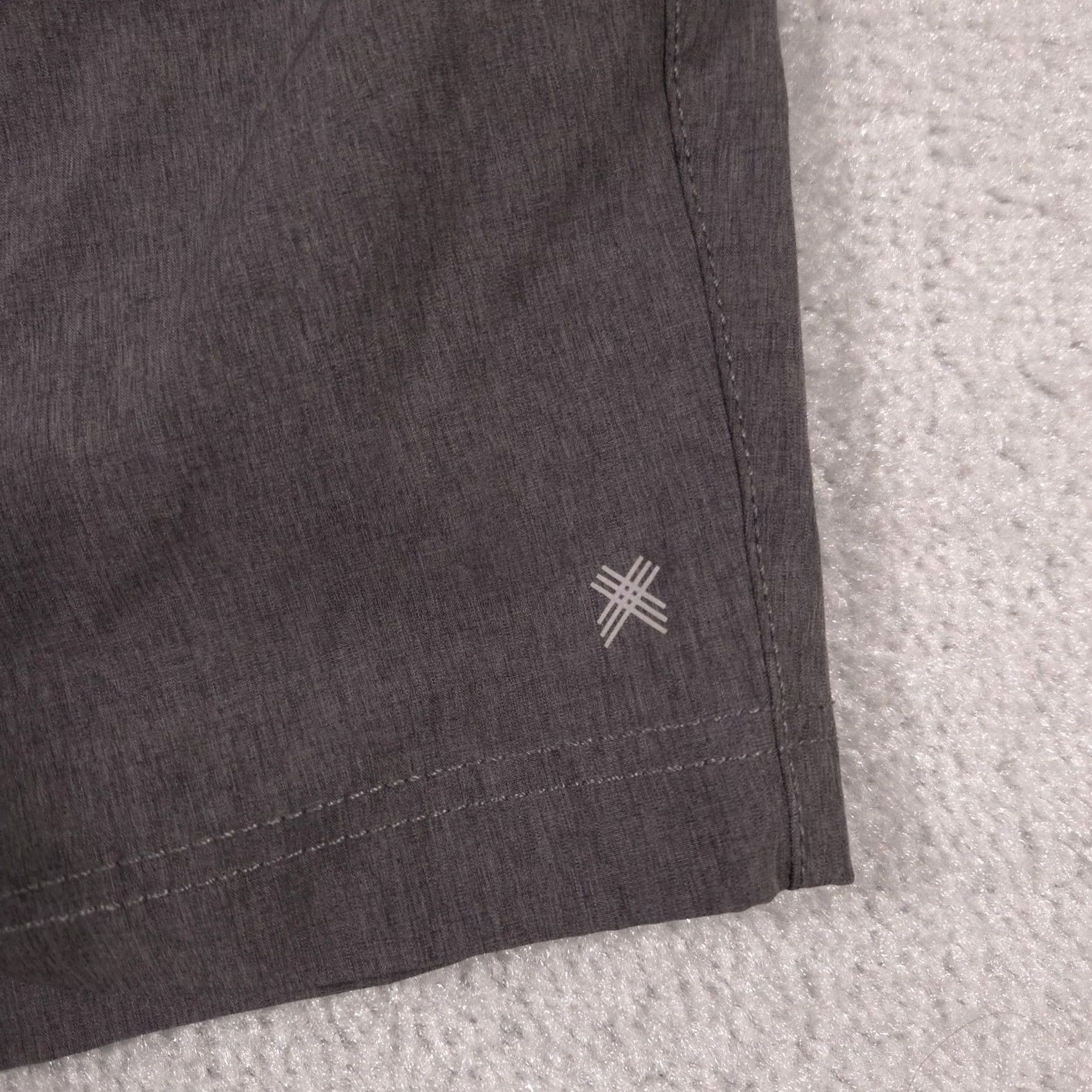 Kenneth Cole Kenneth Cole Shorts Mens Small Gray Black Hybrid Athletic Cargo Pocket Stretch Size US 29 - 7 Thumbnail