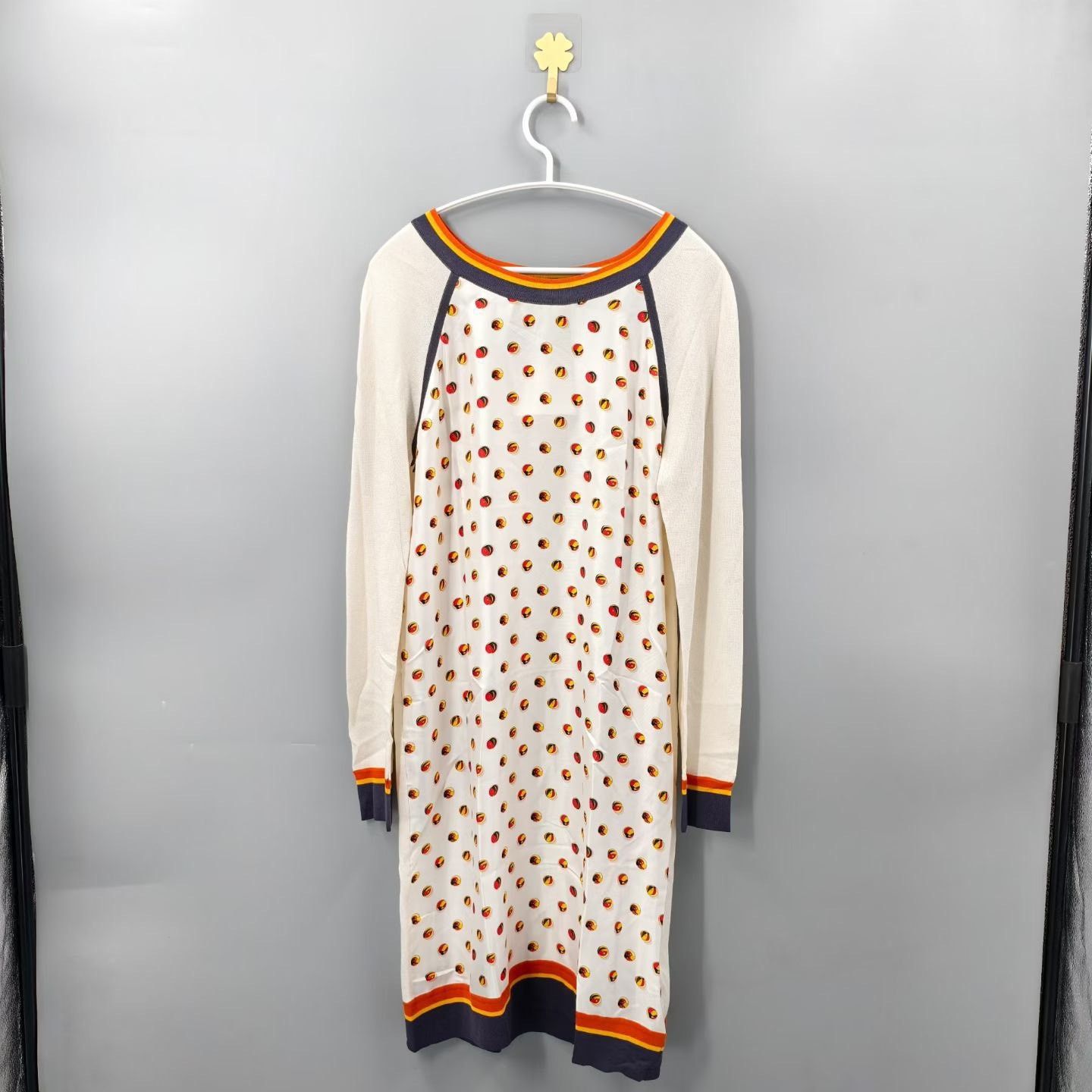 Hermes Hermes Knit White T-Shirt M Women Size M / US 6-8 / IT 42-44 - 1 Thumbnail
