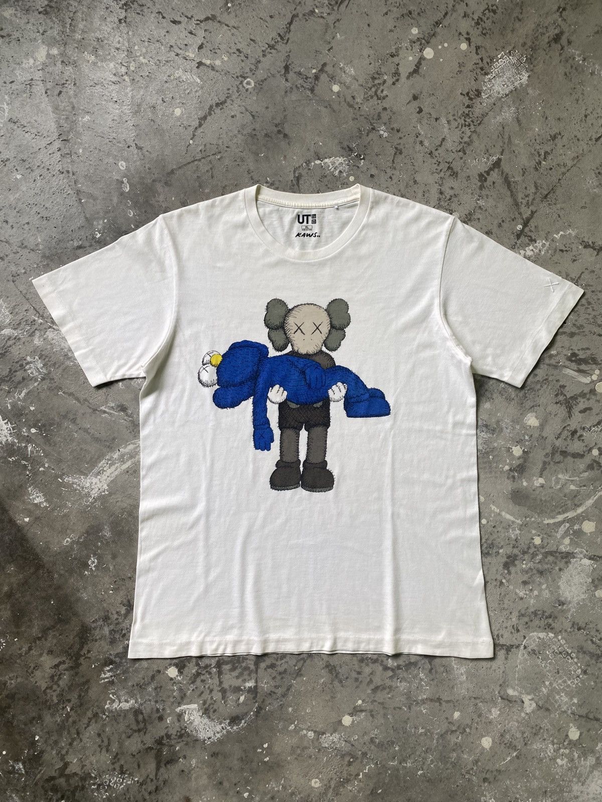 Kaws × Uniqlo Uniqlo X Kaws Size US XL / EU 56 / 4 - 1 Thumbnail