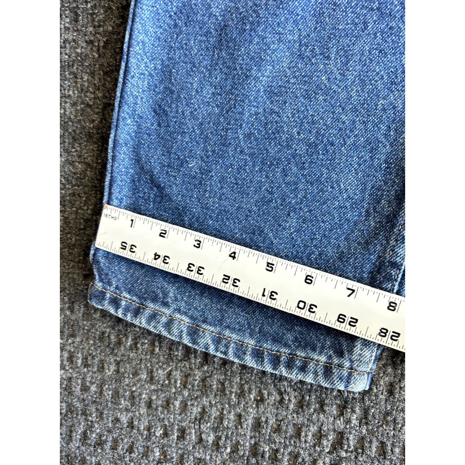 Wrangler VINTAGE Wrangler Regular Jeans 32 x 22 Distressed Blue Denim 5-Pocket 96501MR Mens Waist 32 Inseam 32 Straight Style Regular Fit Work Denim jeans Size US 32 / EU 48 - 7 Thumbnail