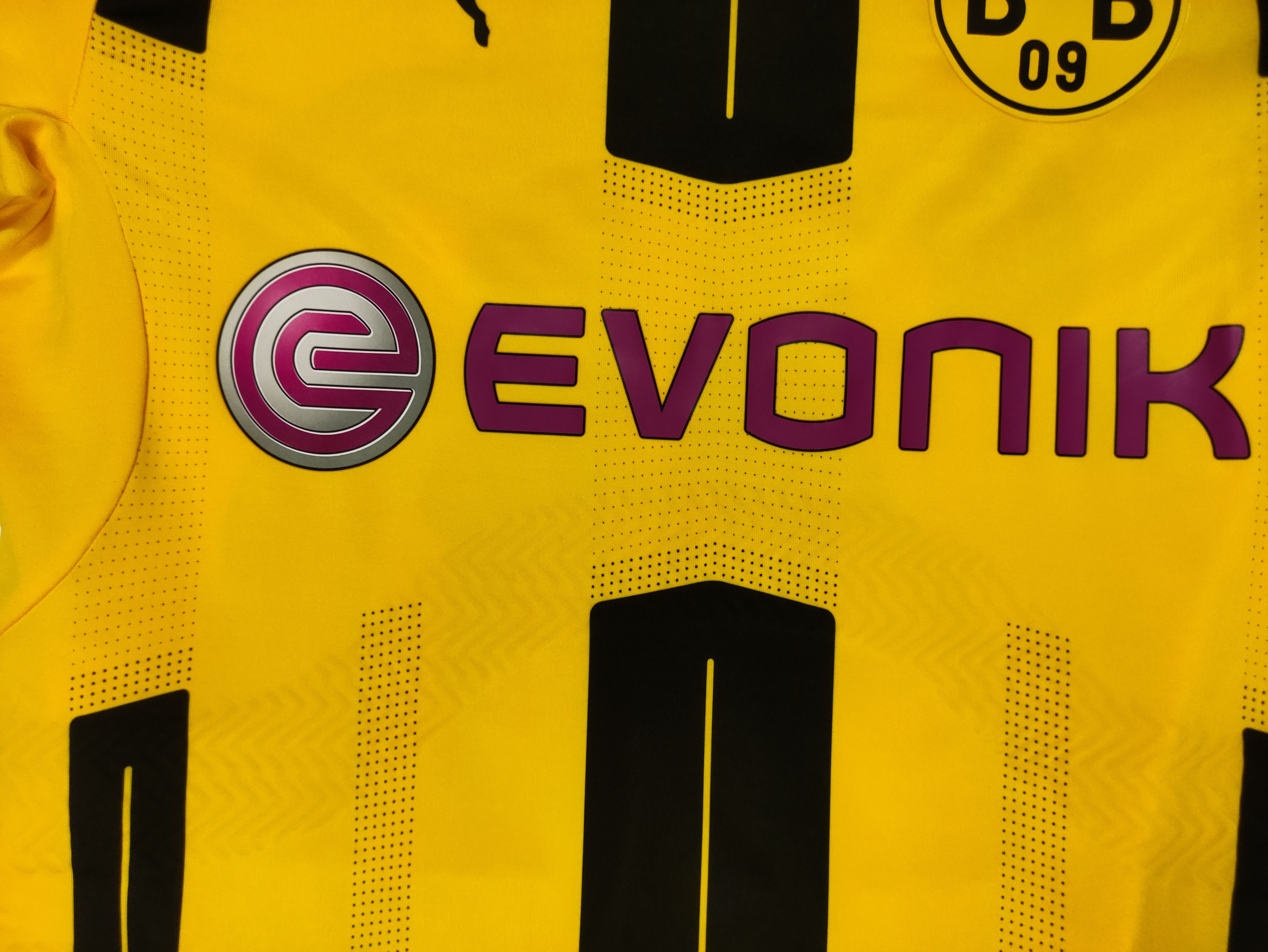 Puma Piszczek #26 Borrusia Dortmund 2016 2017 Puma Home BVB Shirt Size US S / EU 44-46 / 1 - 14 Thumbnail