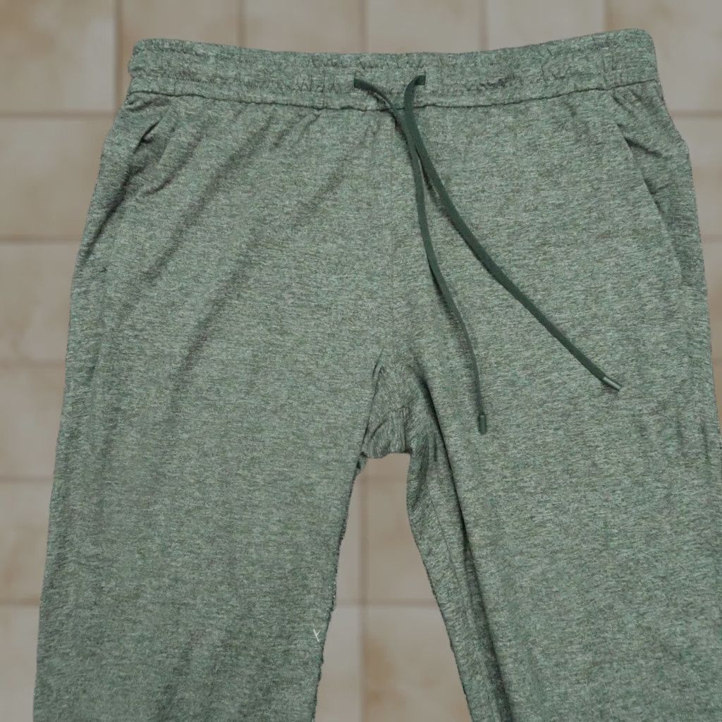 Lululemon Lululemon Pants Womens 10 Green Jogger Slim/Regular Inseam 26" Activewear Casual Tapered Pockets Stretch Machine Washable Size L / US 10 / IT 46 - 1 Thumbnail