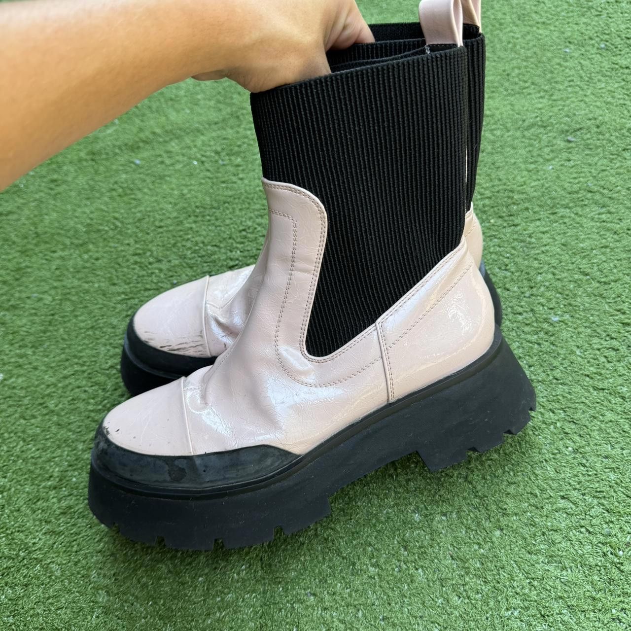 Designer Pink platform leather ankle boots with a chunky sole Size US 8 / IT 38 - 2 Thumbnail