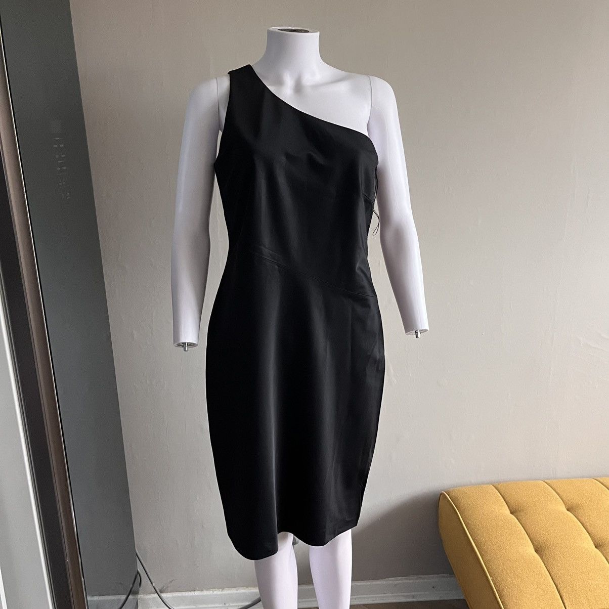 Hugo Boss Hugo Boss Doreth1 LBD One Shoulder Dress Size M / US 6-8 / IT 42-44 - 7 Thumbnail