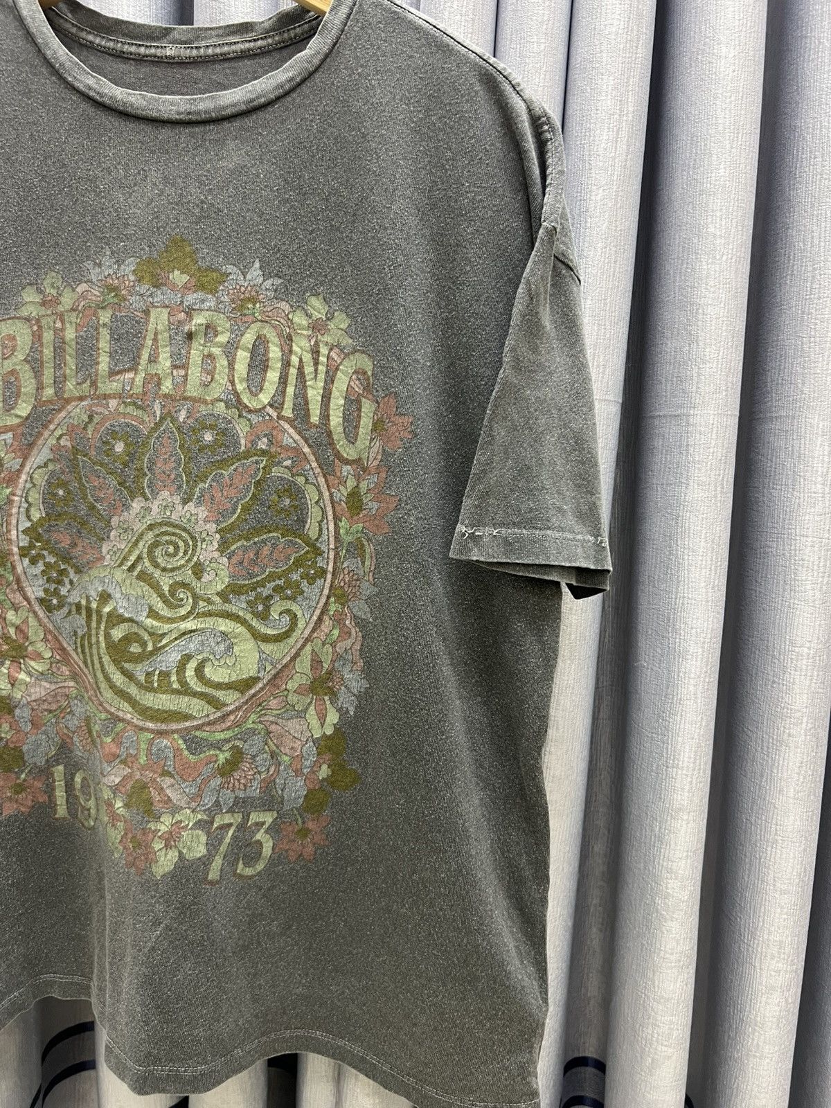 Billabong Y2K VINTAGE THRASHED FADED BILLABONG FLORA BOXY SURF TEE Size US L / EU 52-54 / 3 - 3 Thumbnail